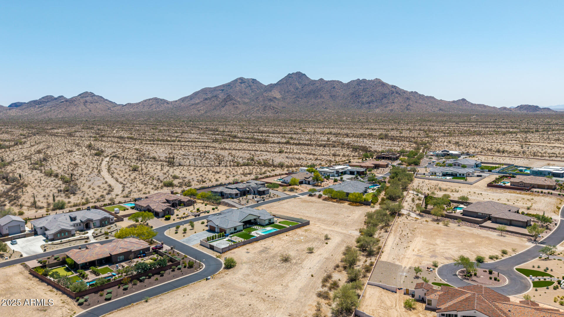 35470 N GRAPEFRUIT Drive, 32