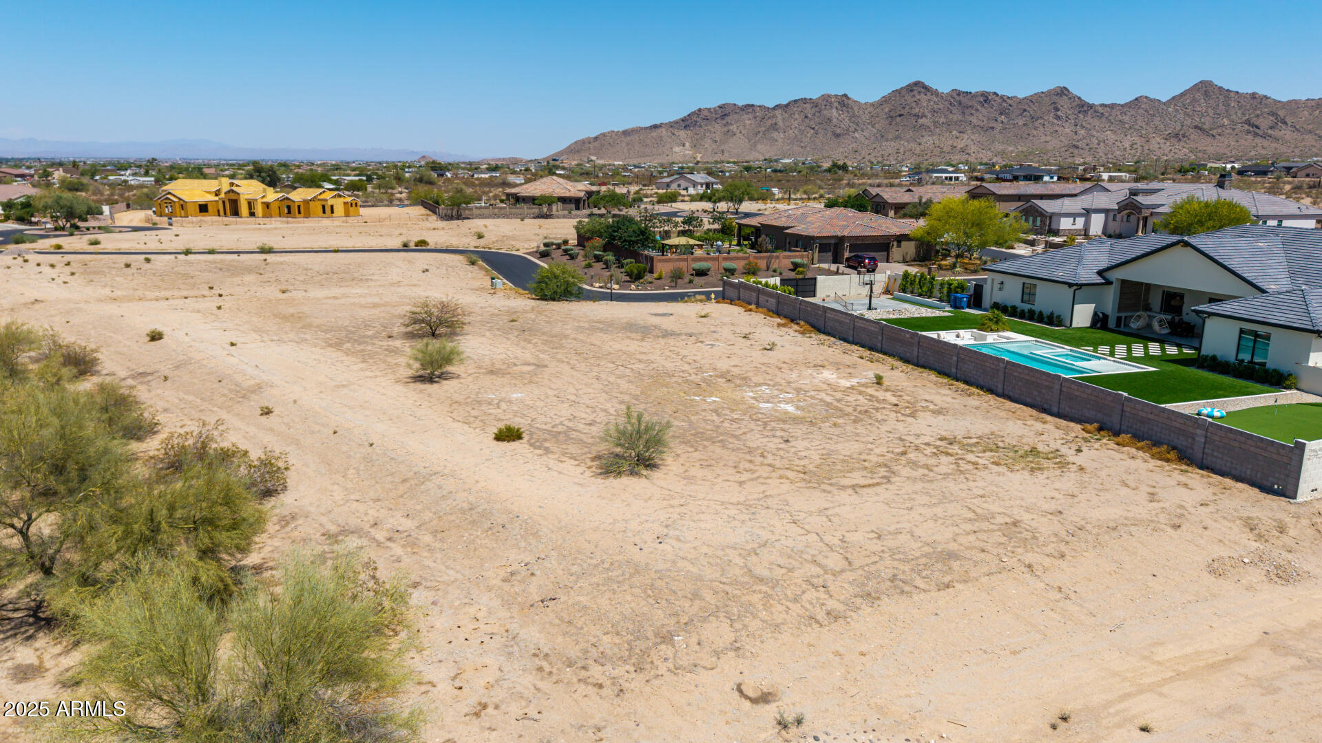 35470 N GRAPEFRUIT Drive, 32