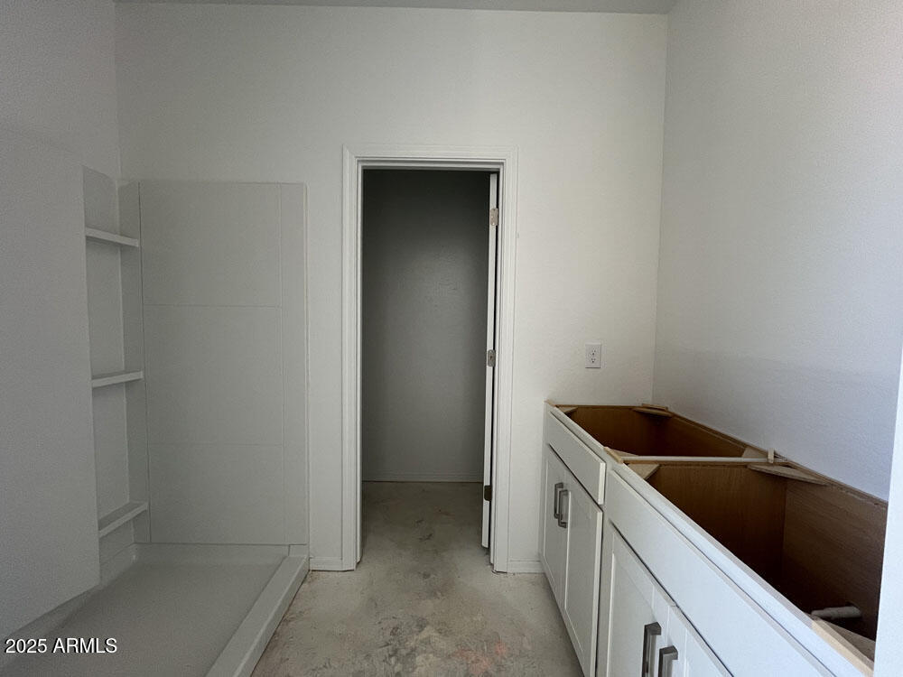 47705 W KENNER Drive