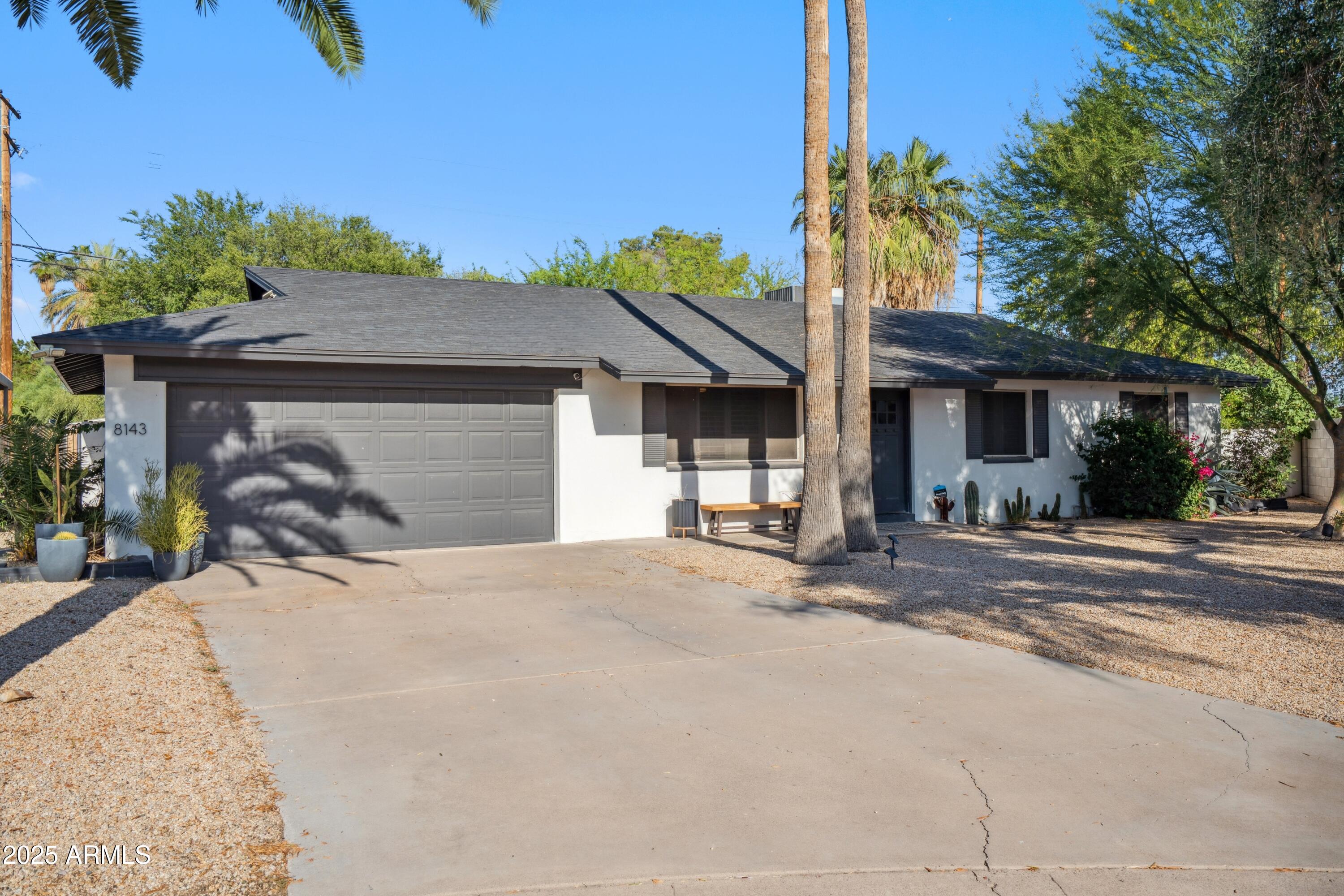 8143 E MULBERRY Street