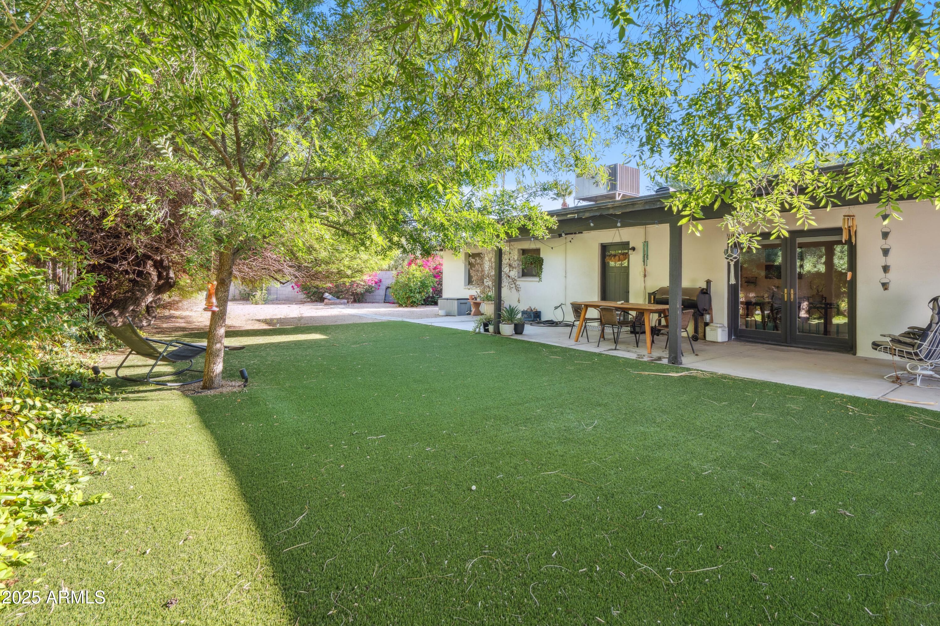 8143 E MULBERRY Street