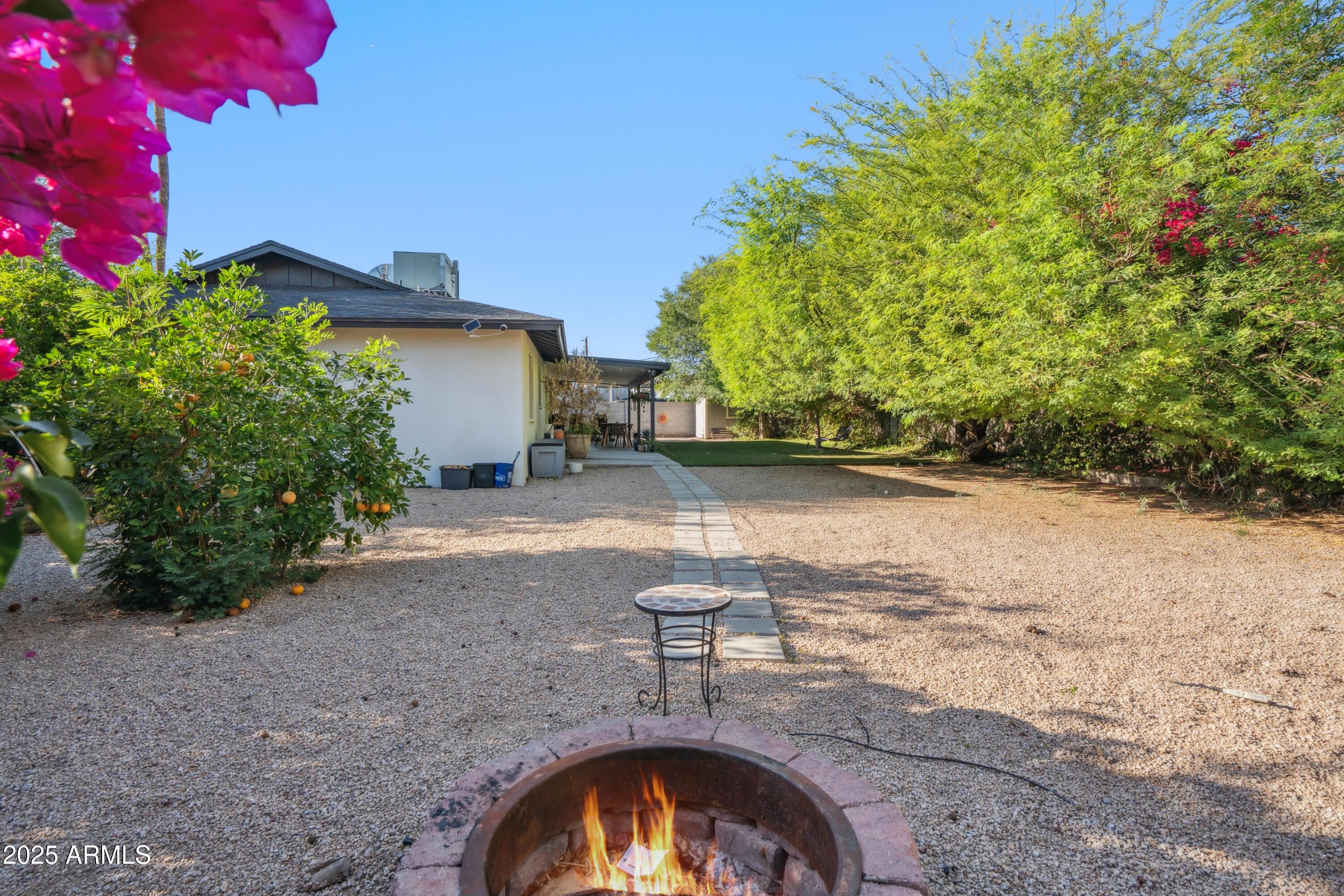 8143 E MULBERRY Street