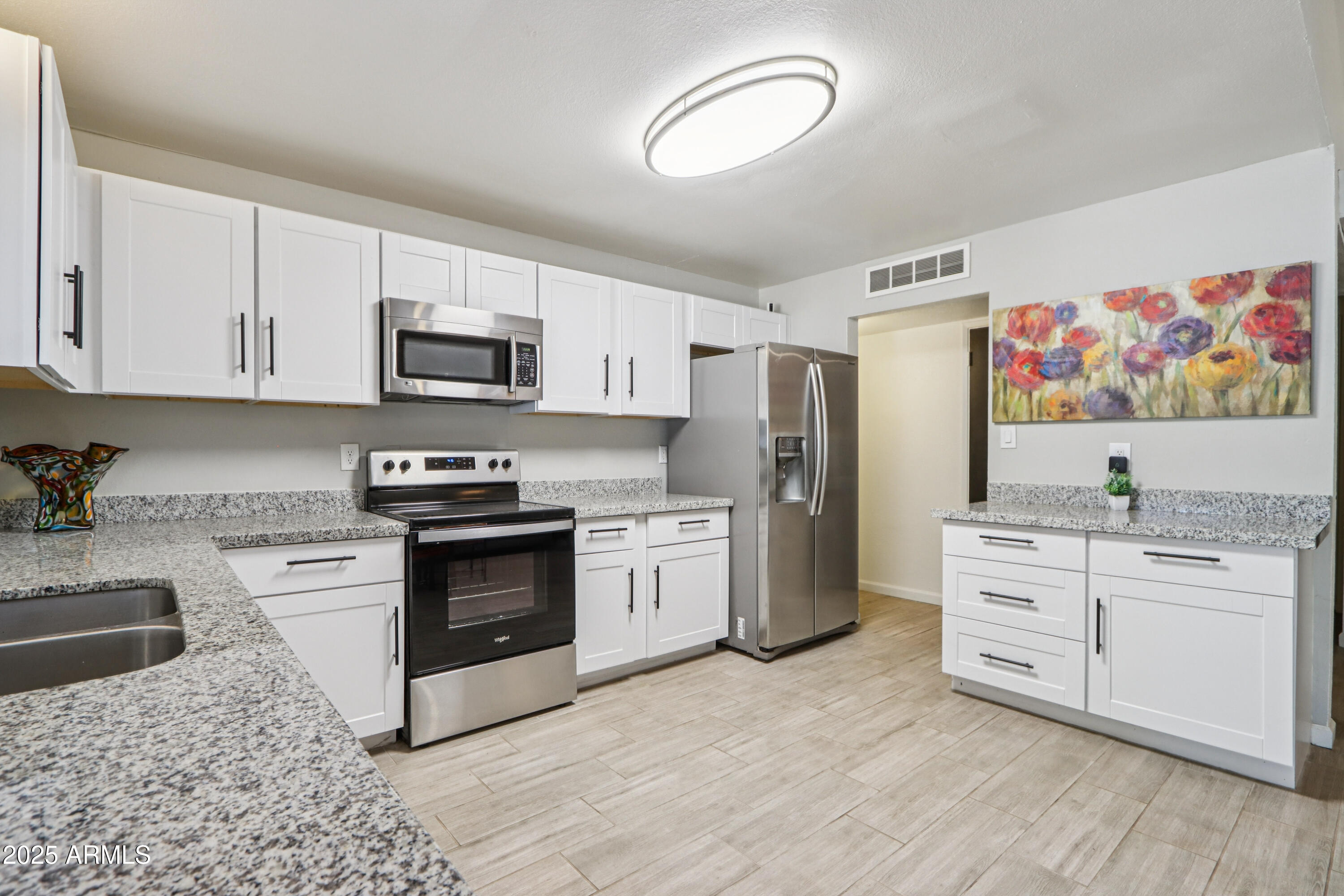 3410 E EVERETT Drive