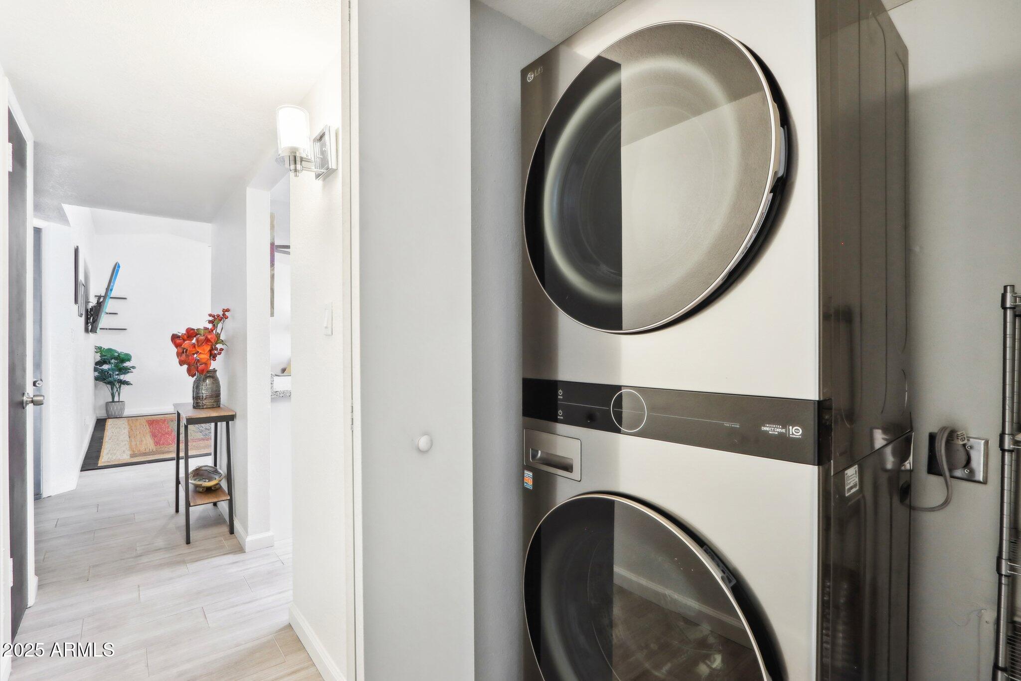 3410 E EVERETT Drive