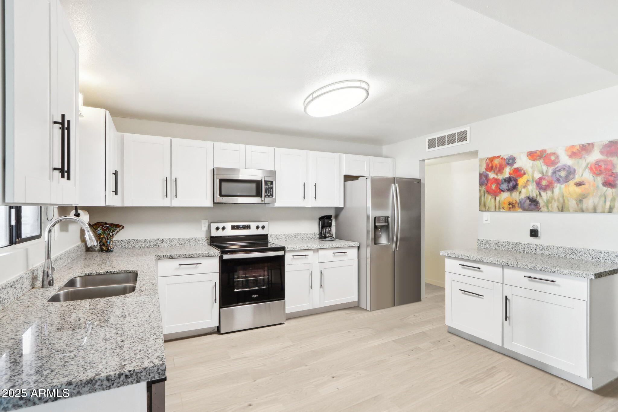 3410 E EVERETT Drive