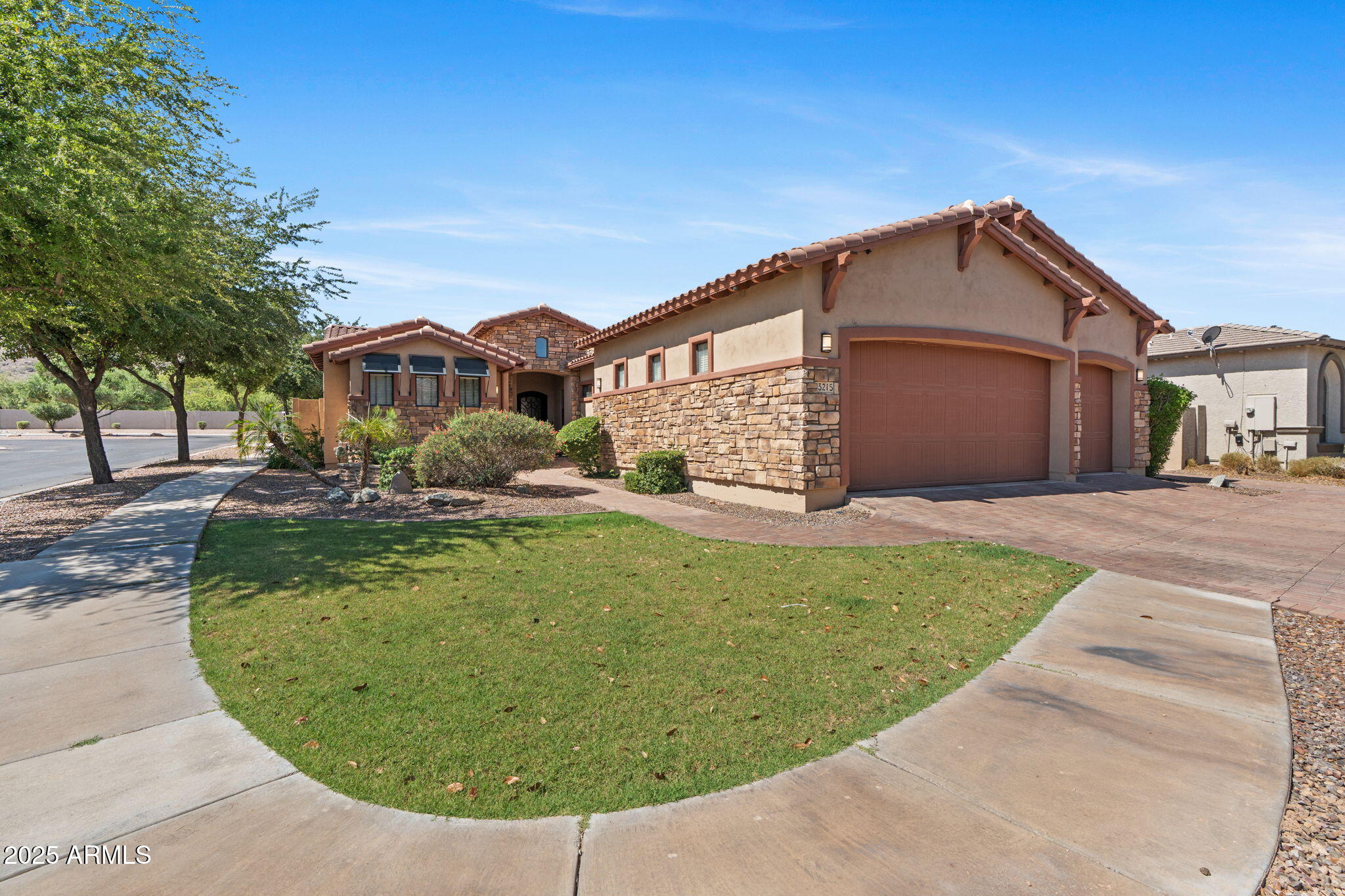 3215 E CONSTANCE Way