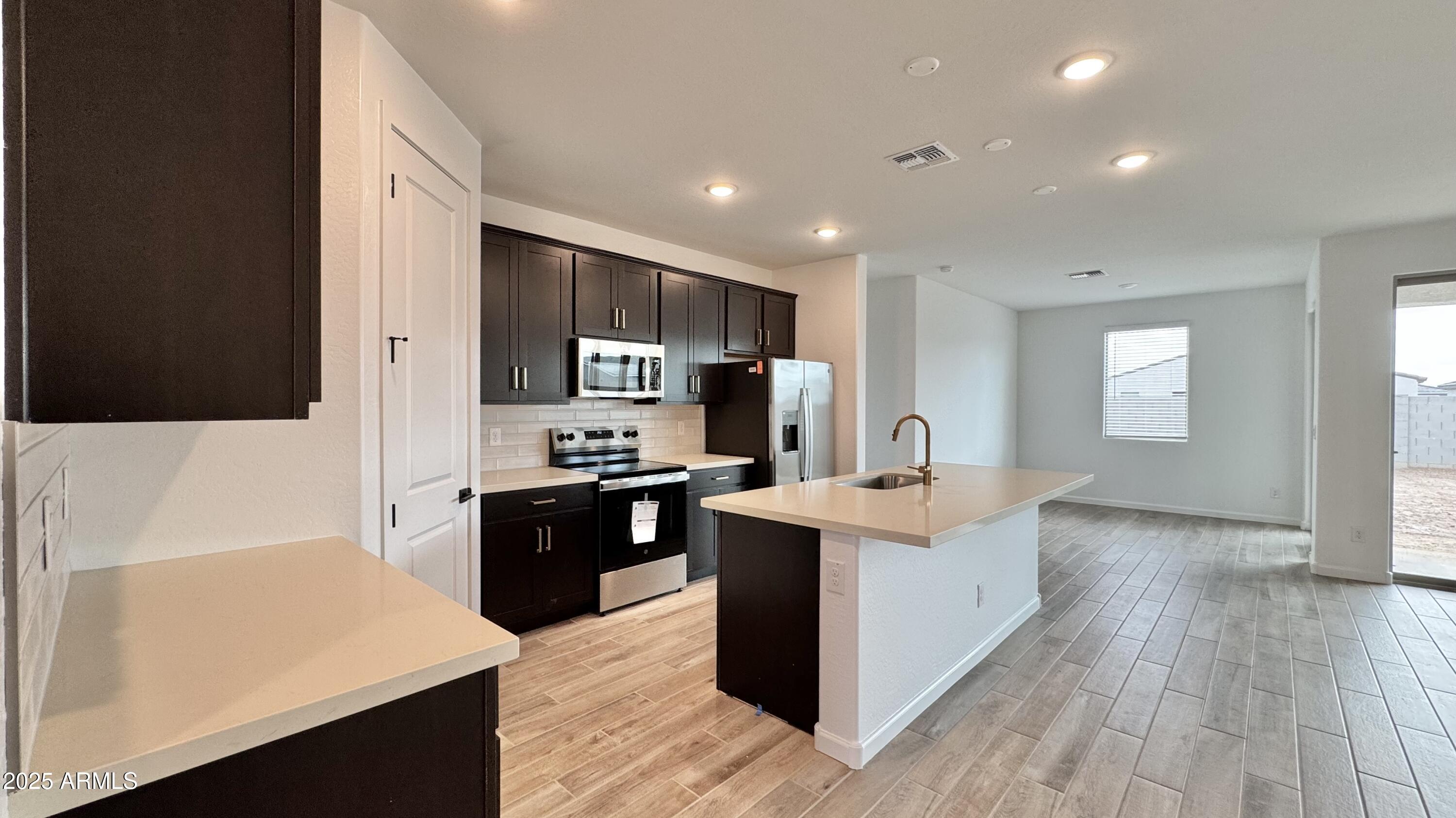 15743 W CAMDEN Avenue