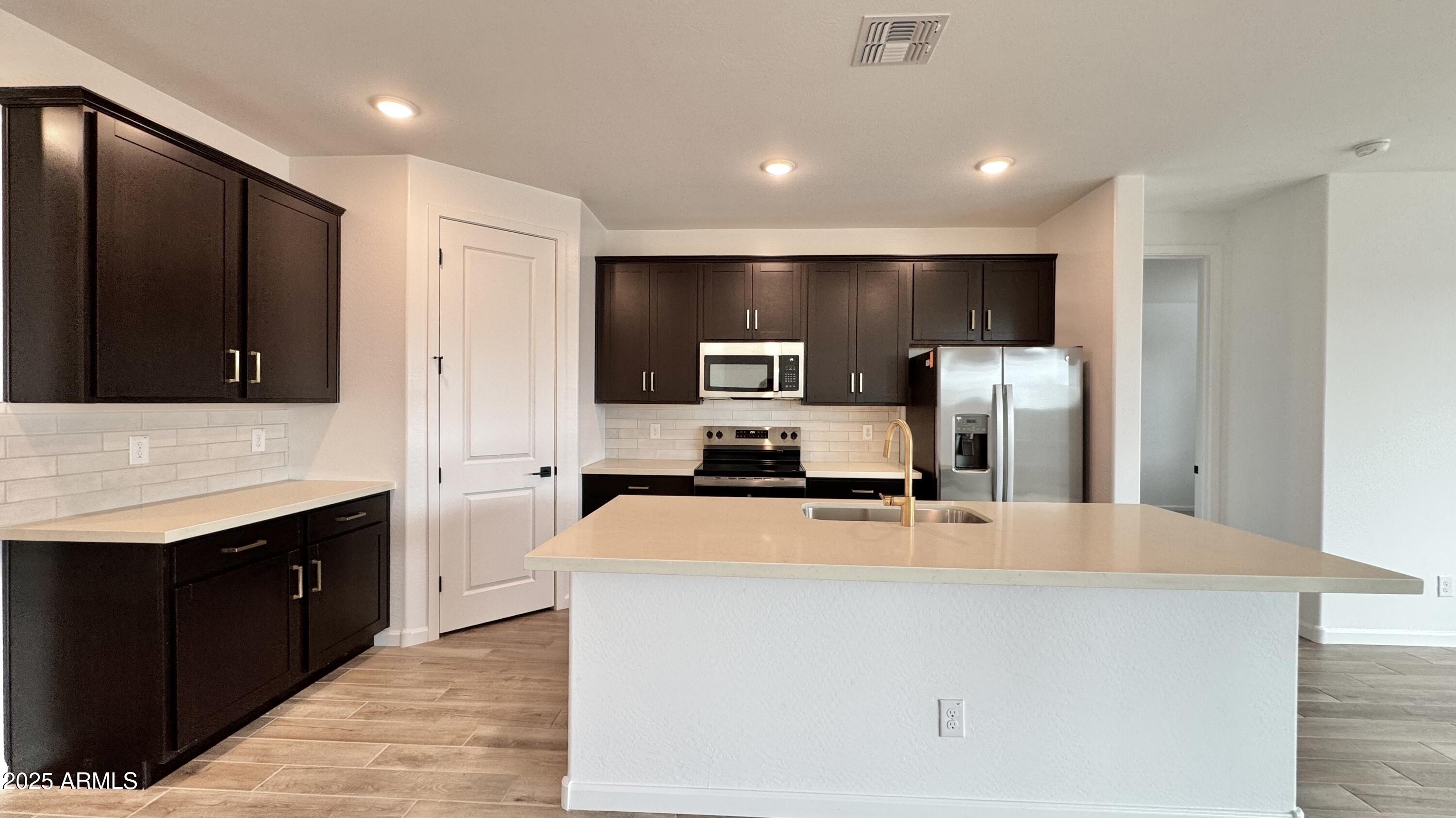 15743 W CAMDEN Avenue