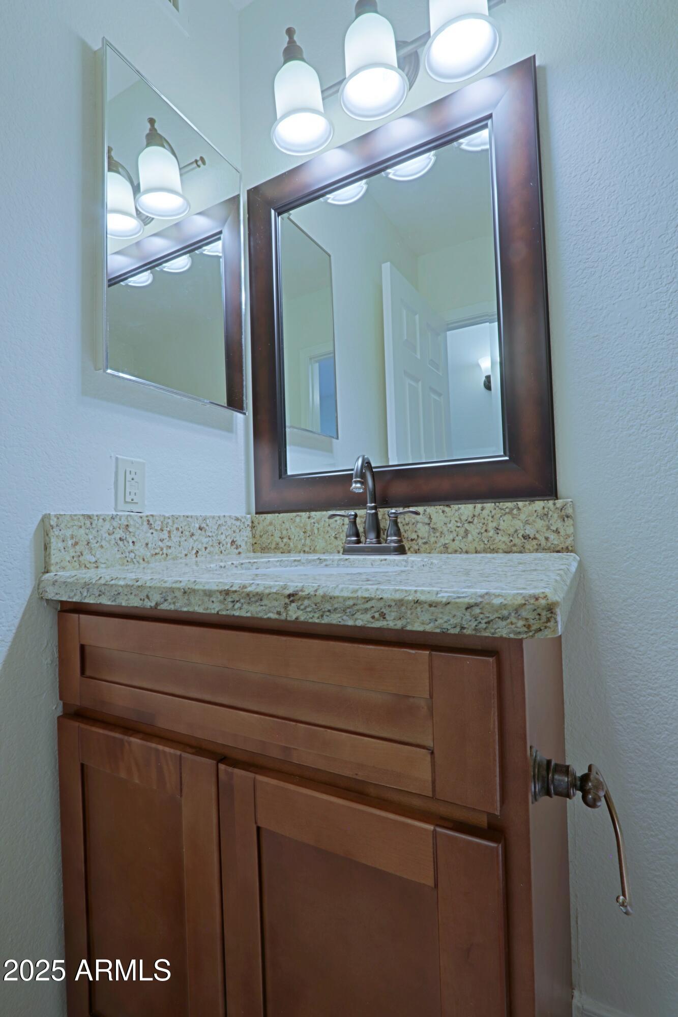 5902 E JUNIPER Avenue