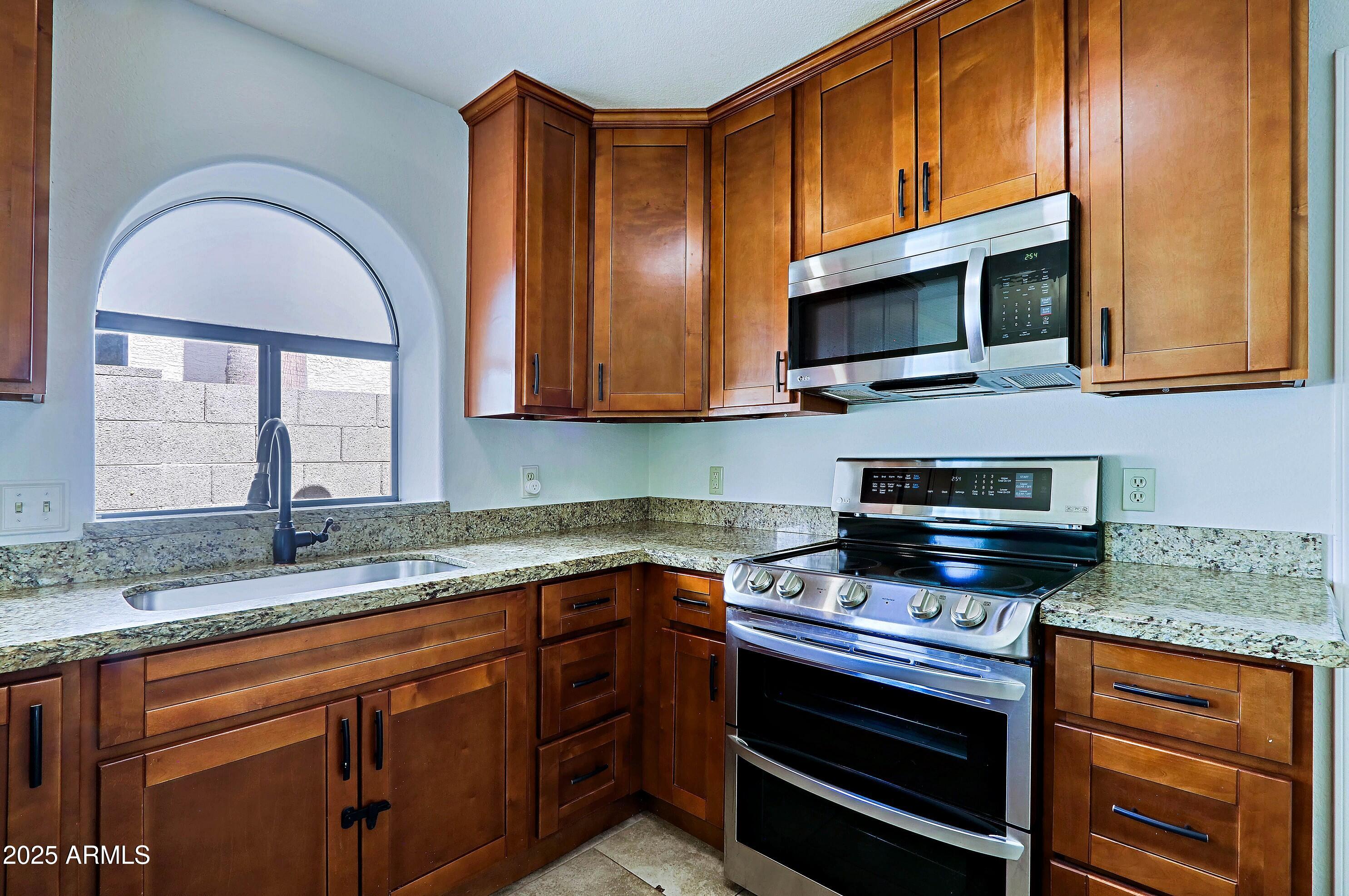 5902 E JUNIPER Avenue