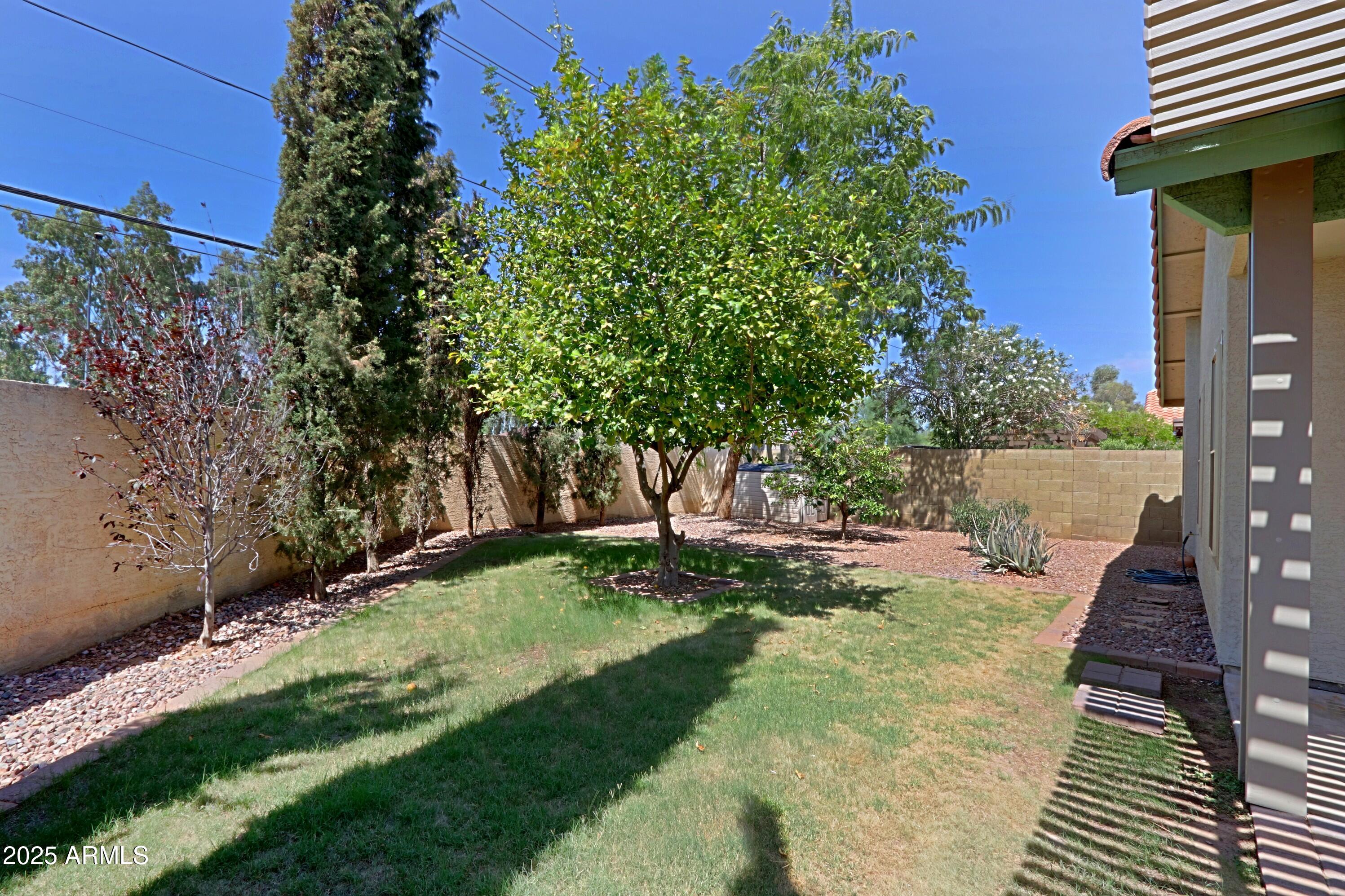 5902 E JUNIPER Avenue