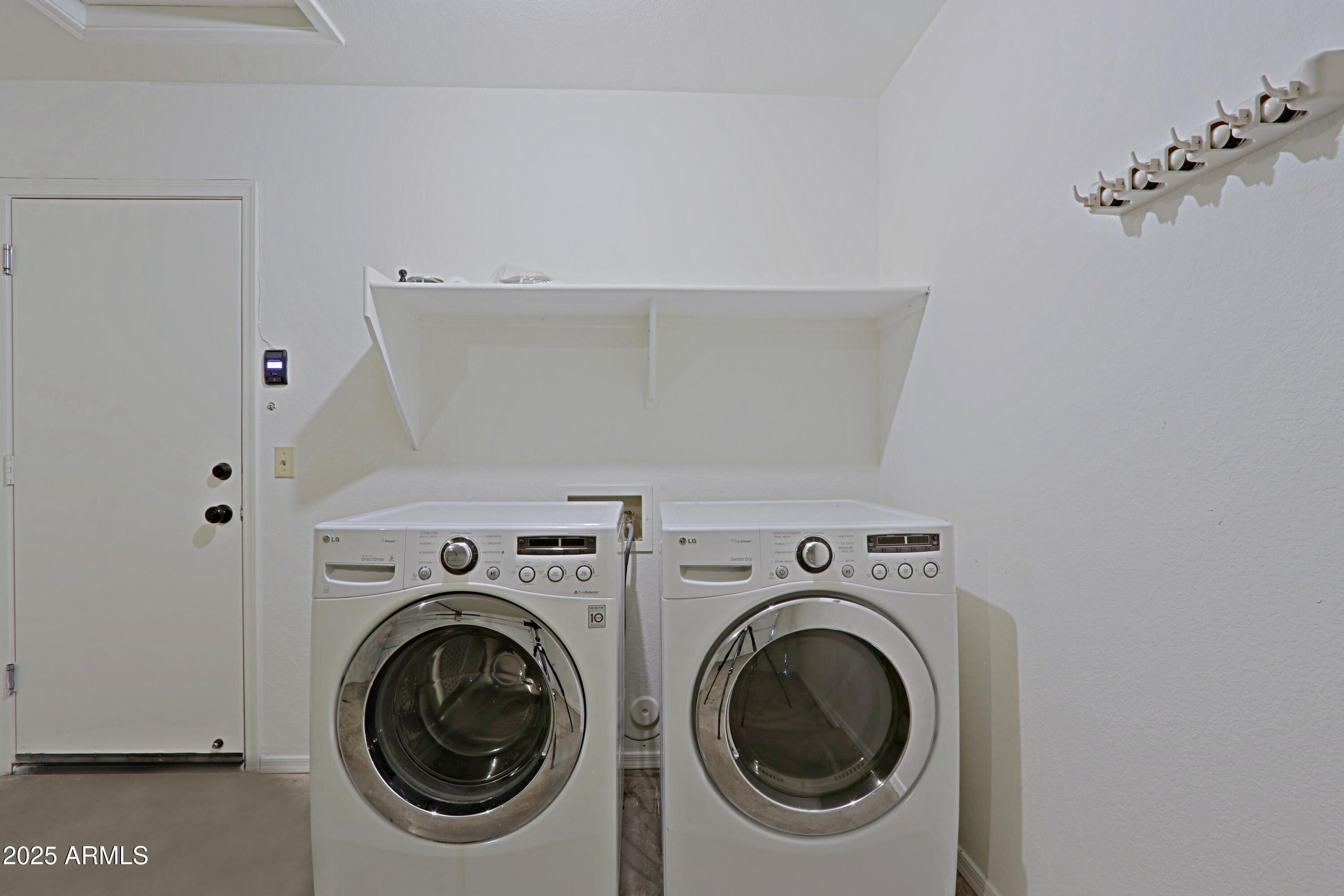 5902 E JUNIPER Avenue