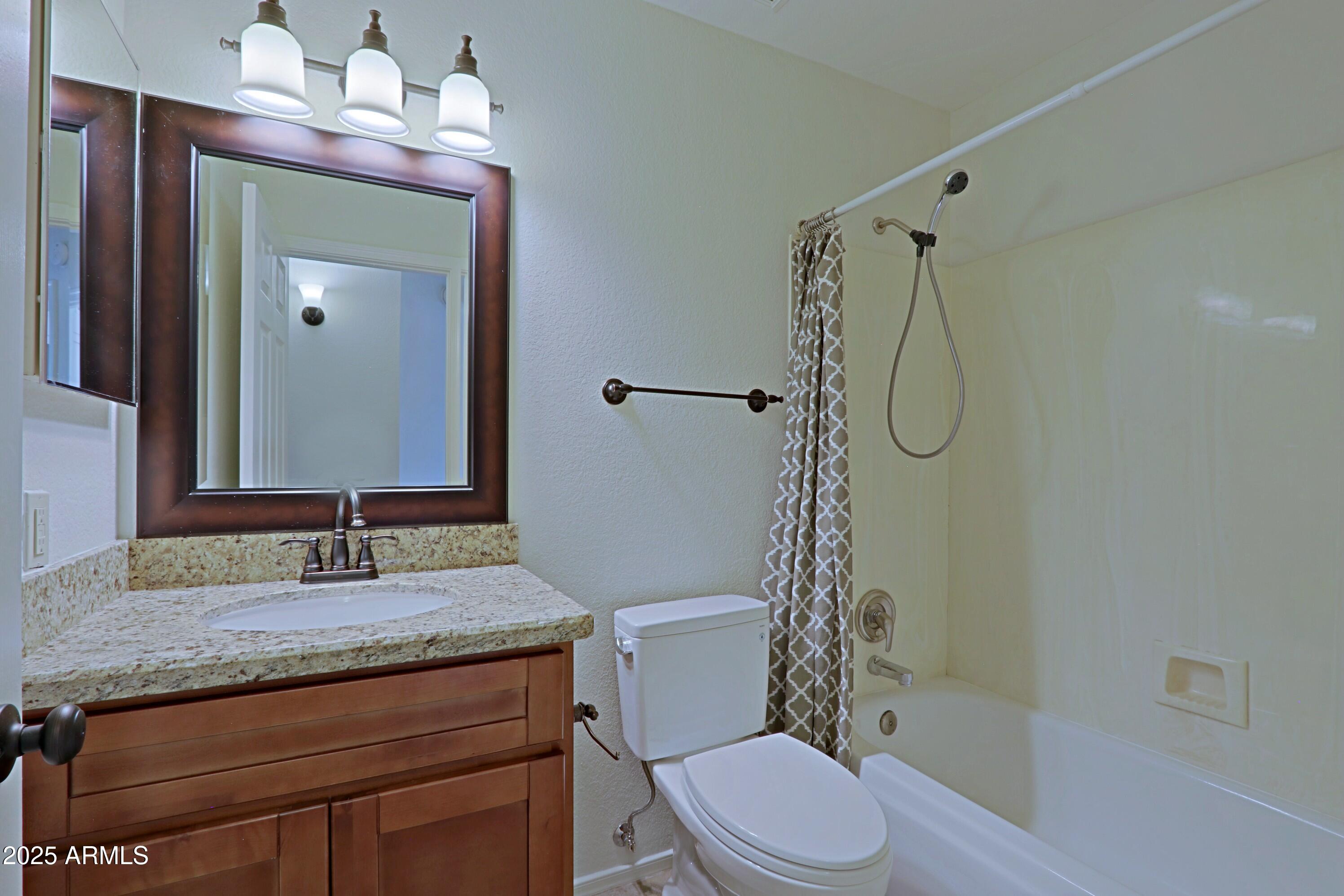 5902 E JUNIPER Avenue