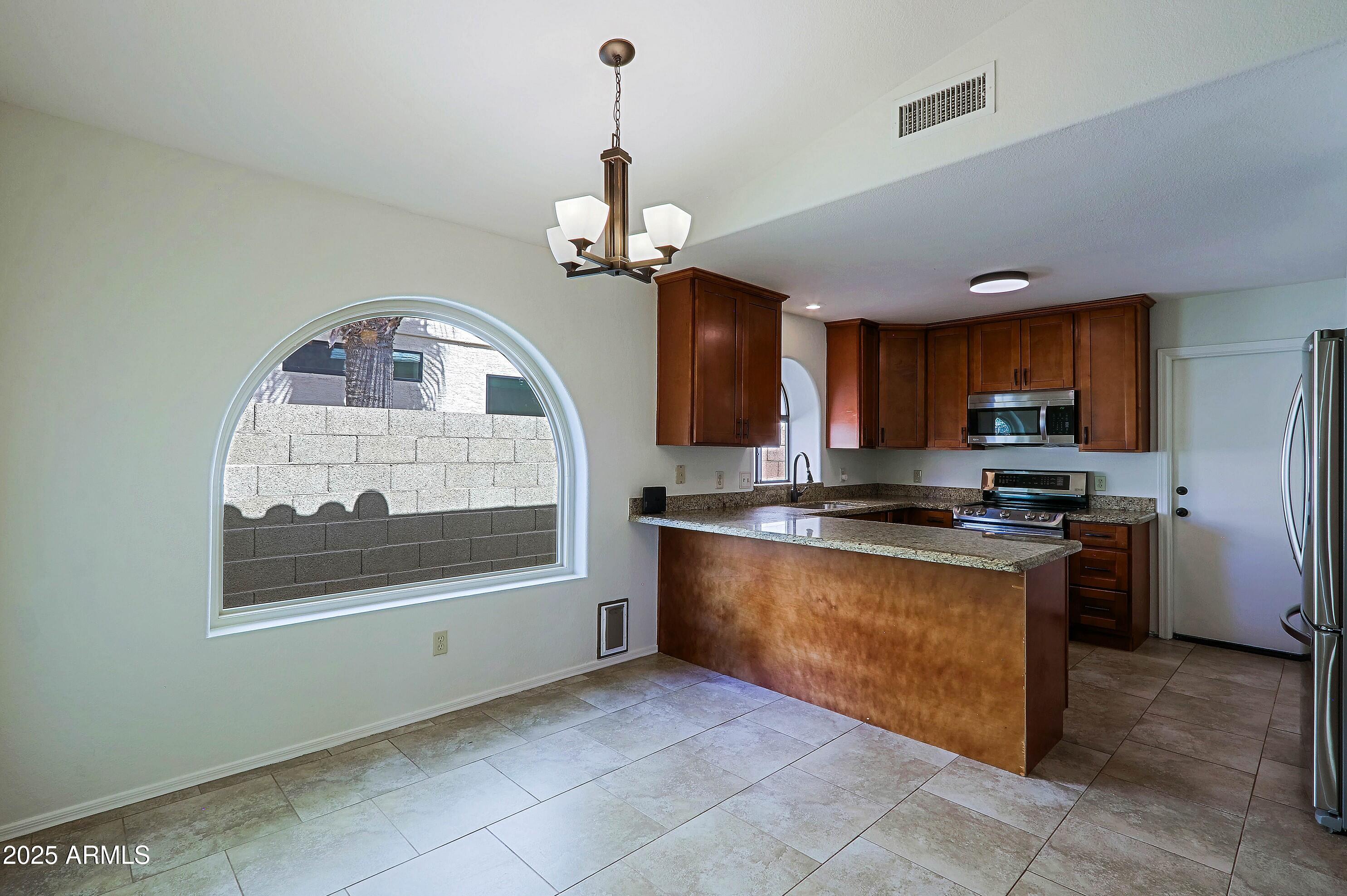 5902 E JUNIPER Avenue