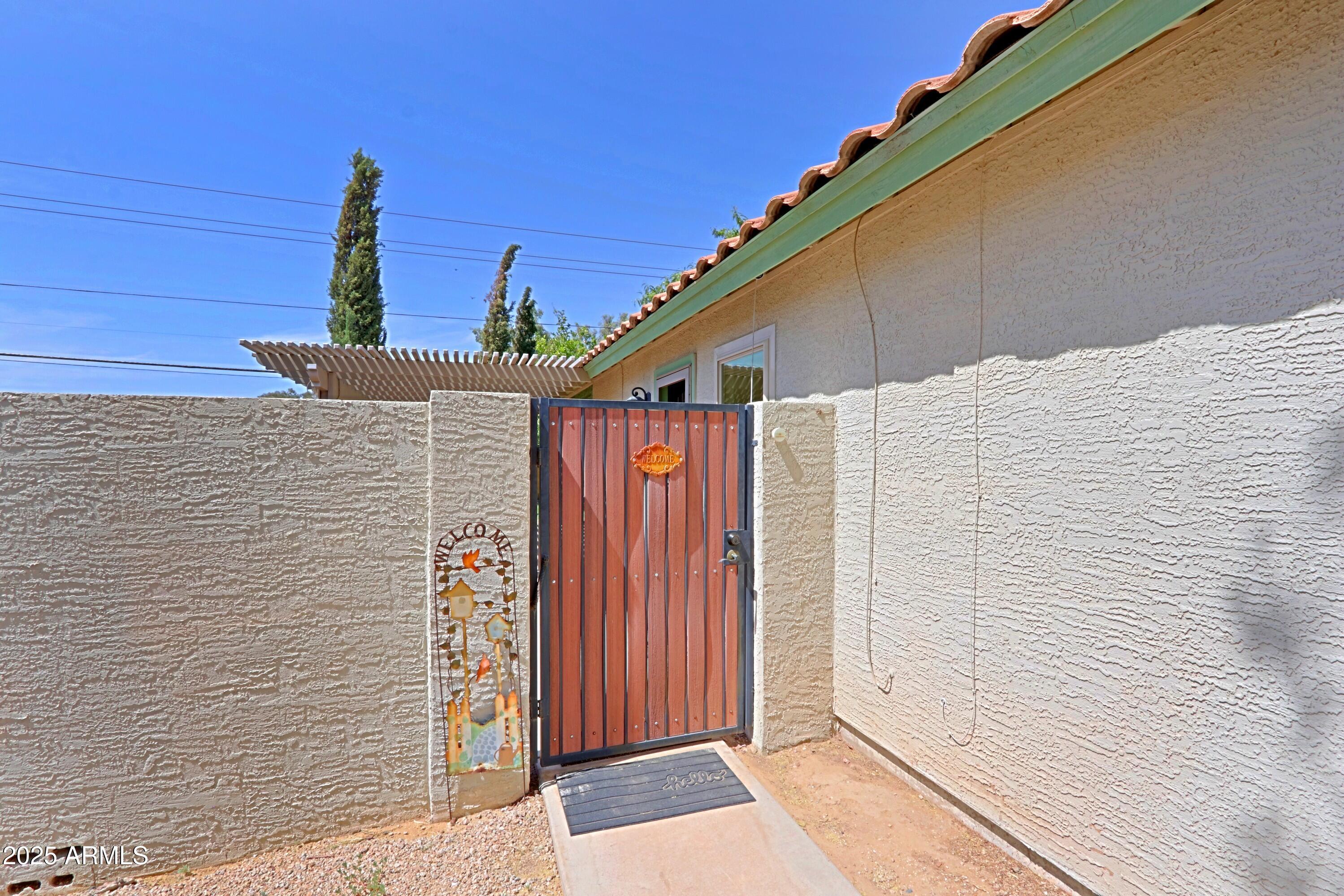 5902 E JUNIPER Avenue