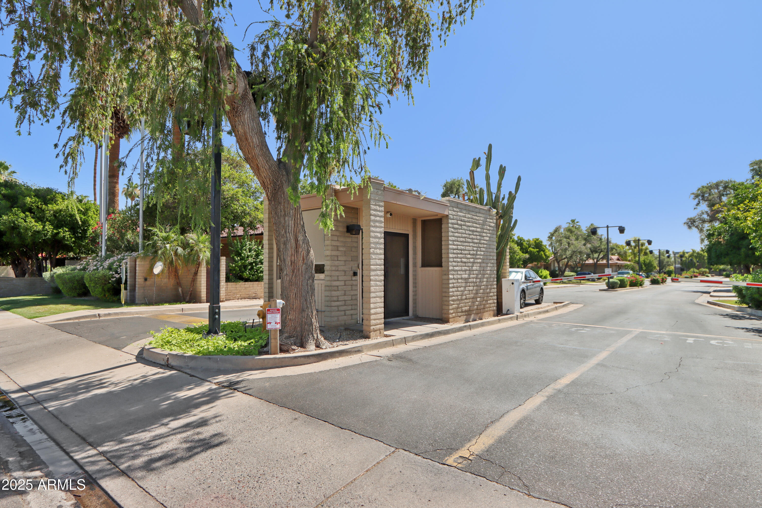 4525 N 66TH Street, 1