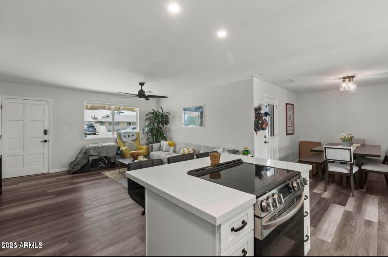 1321 W 14TH