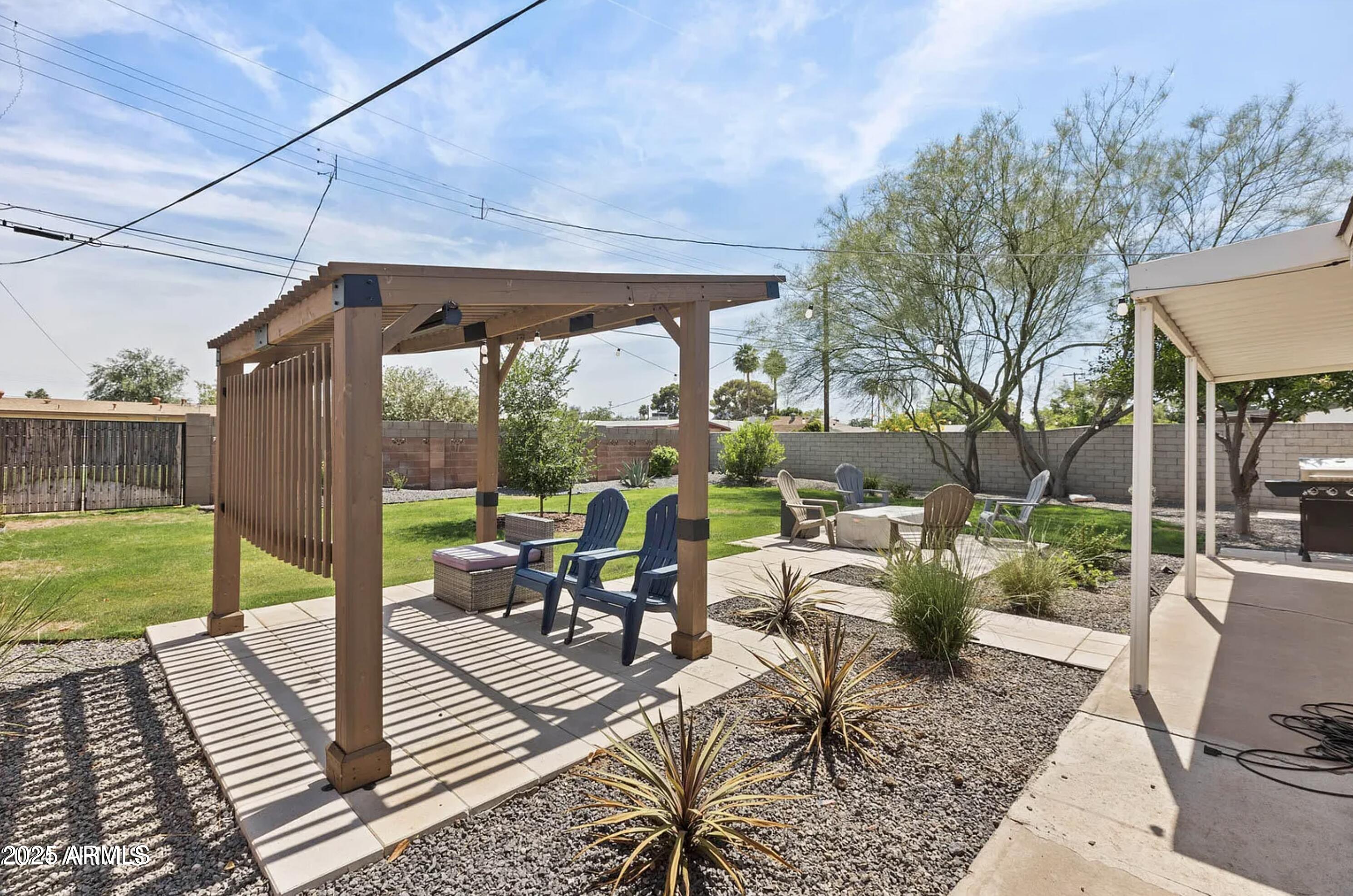 1321 W 14TH