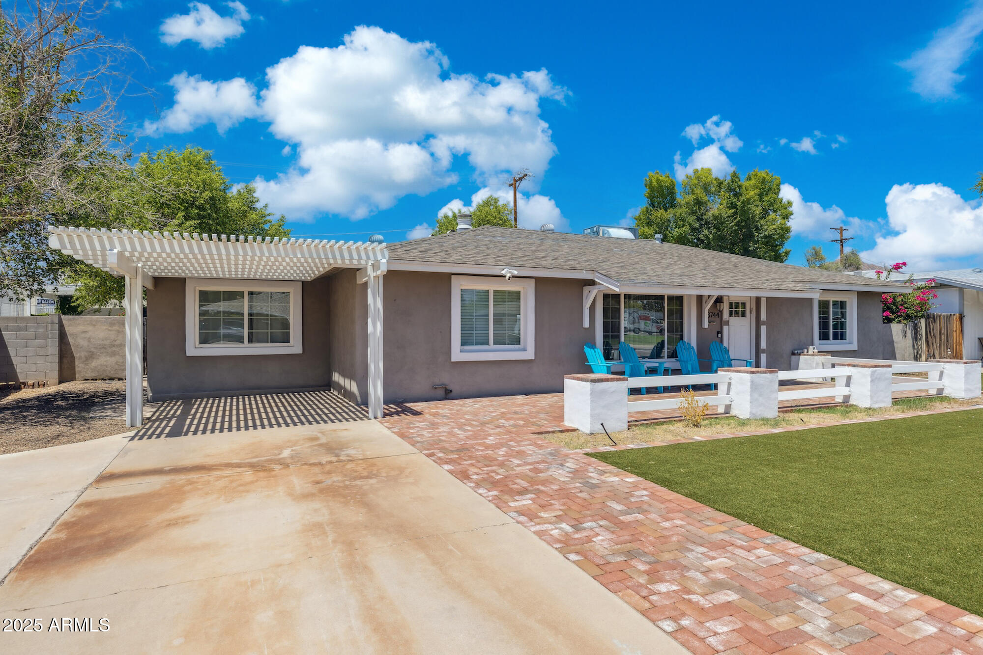 3744 E Amelia Avenue