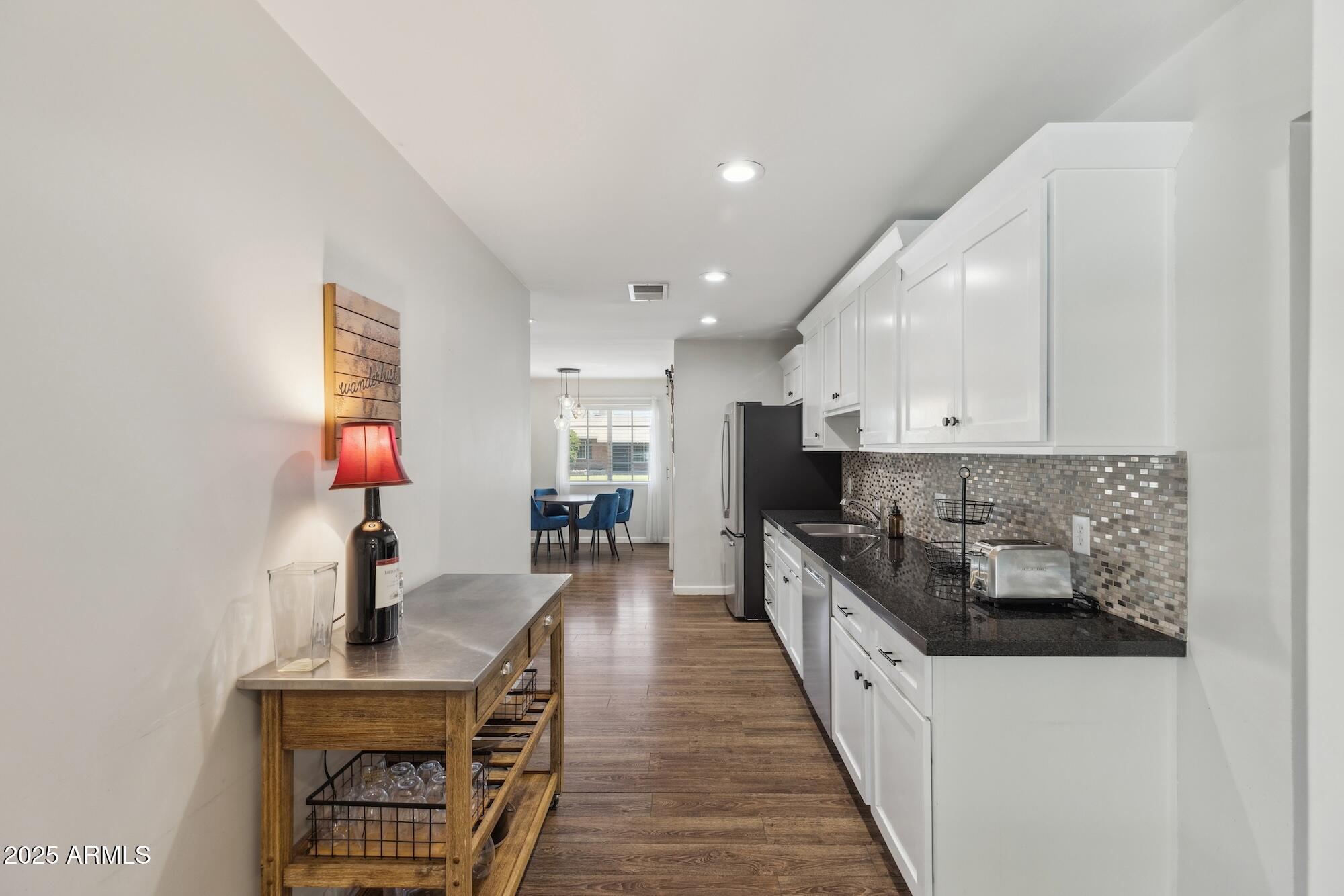 3744 E Amelia Avenue