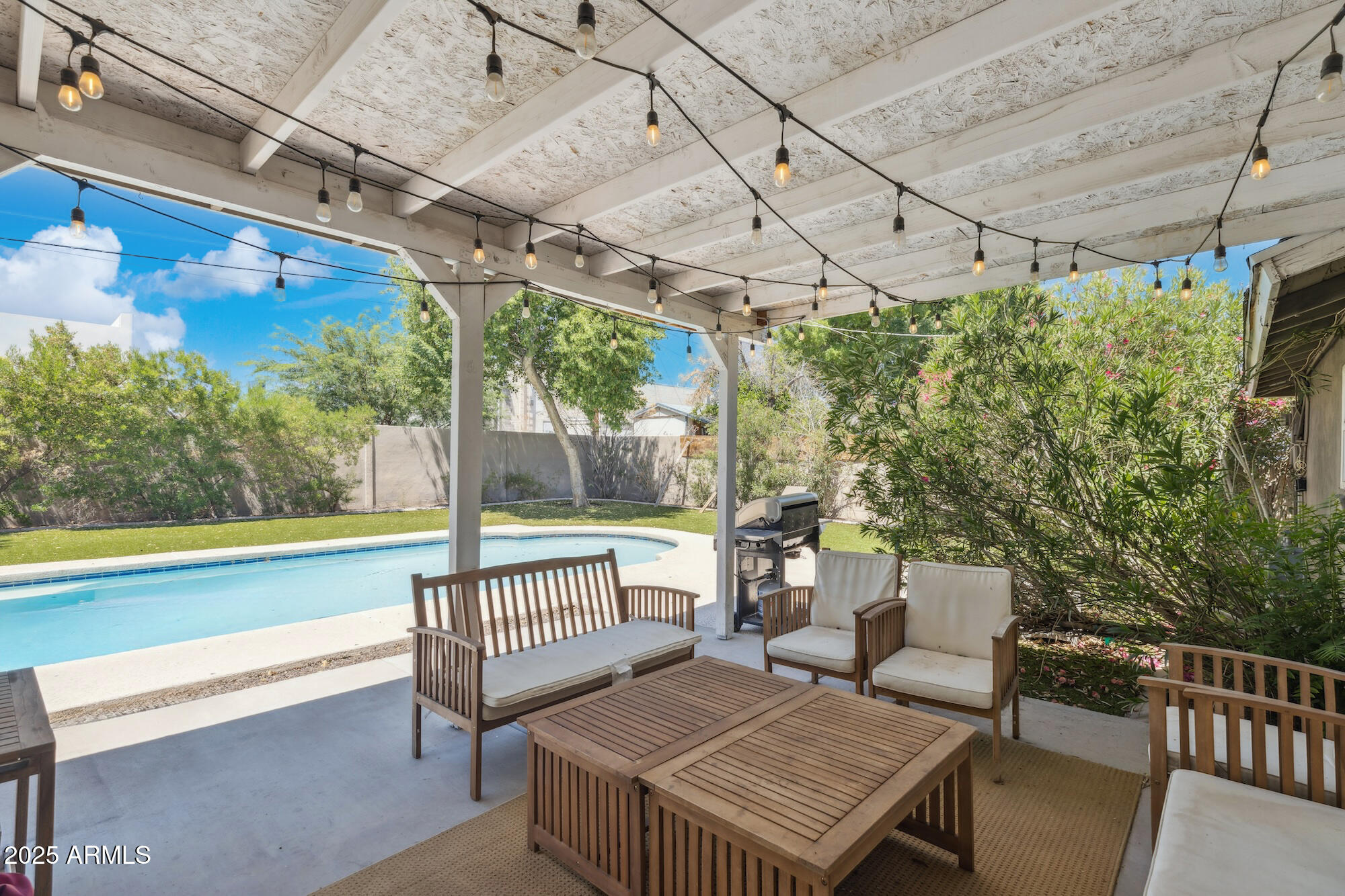 3744 E Amelia Avenue