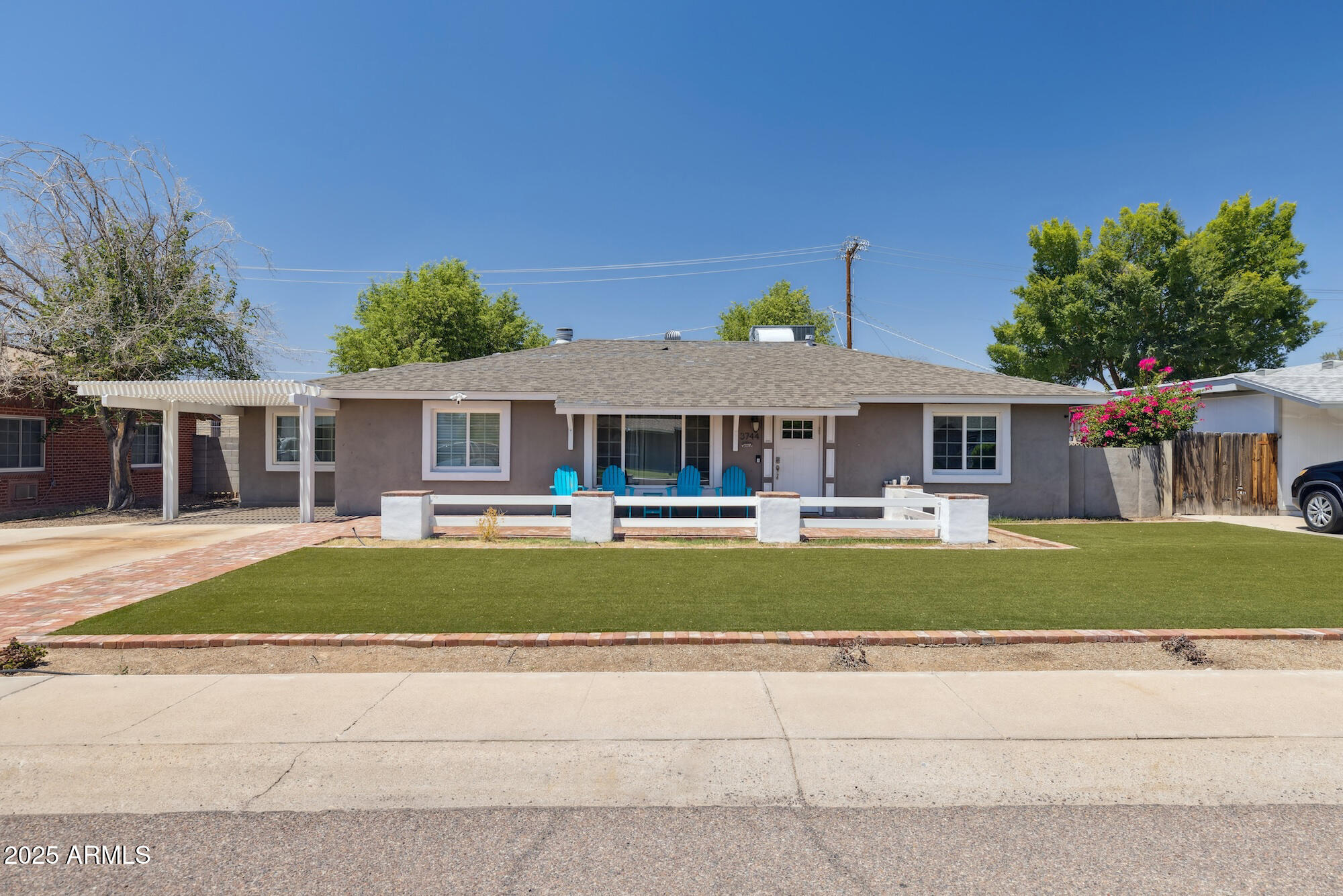 3744 E Amelia Avenue