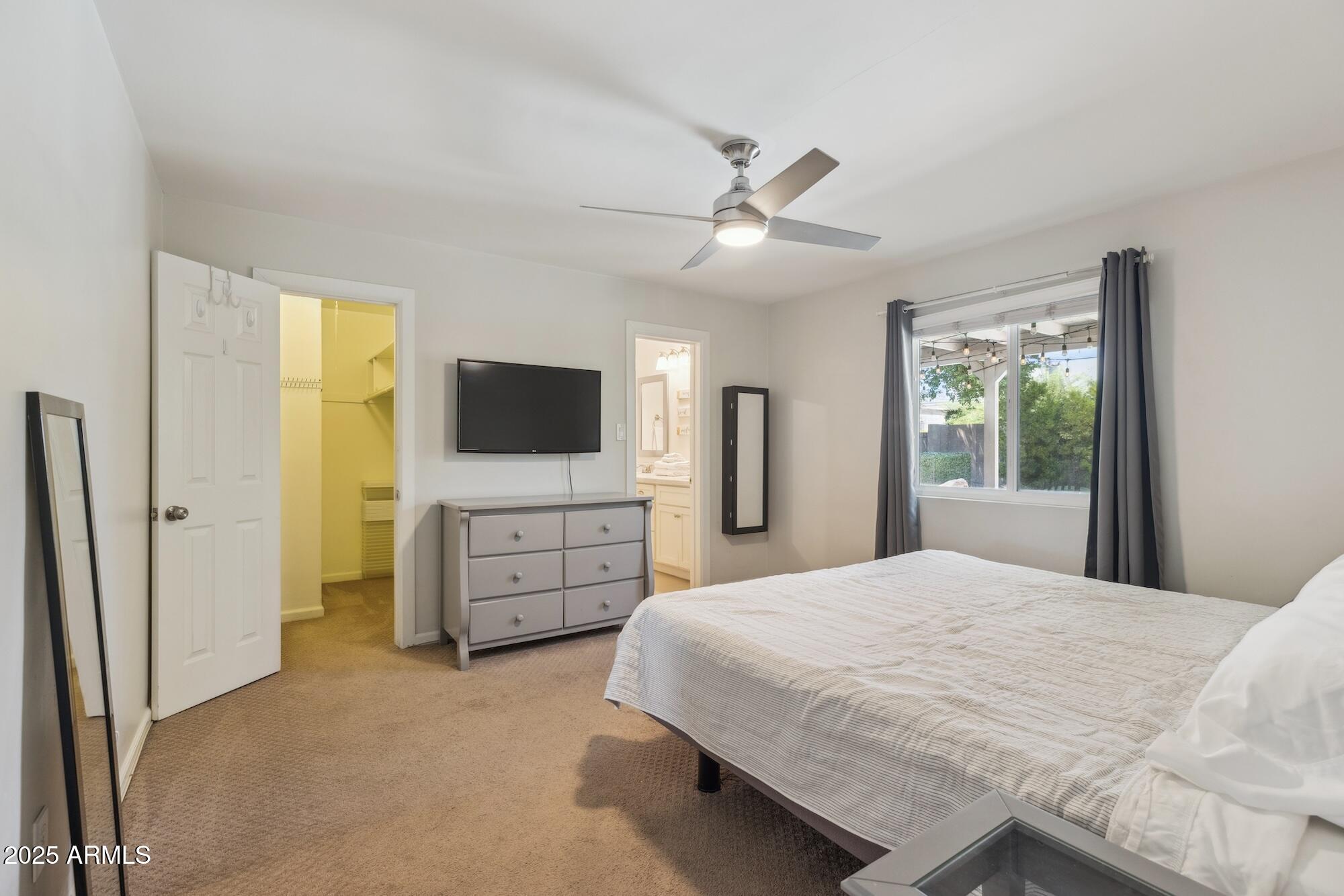 3744 E Amelia Avenue