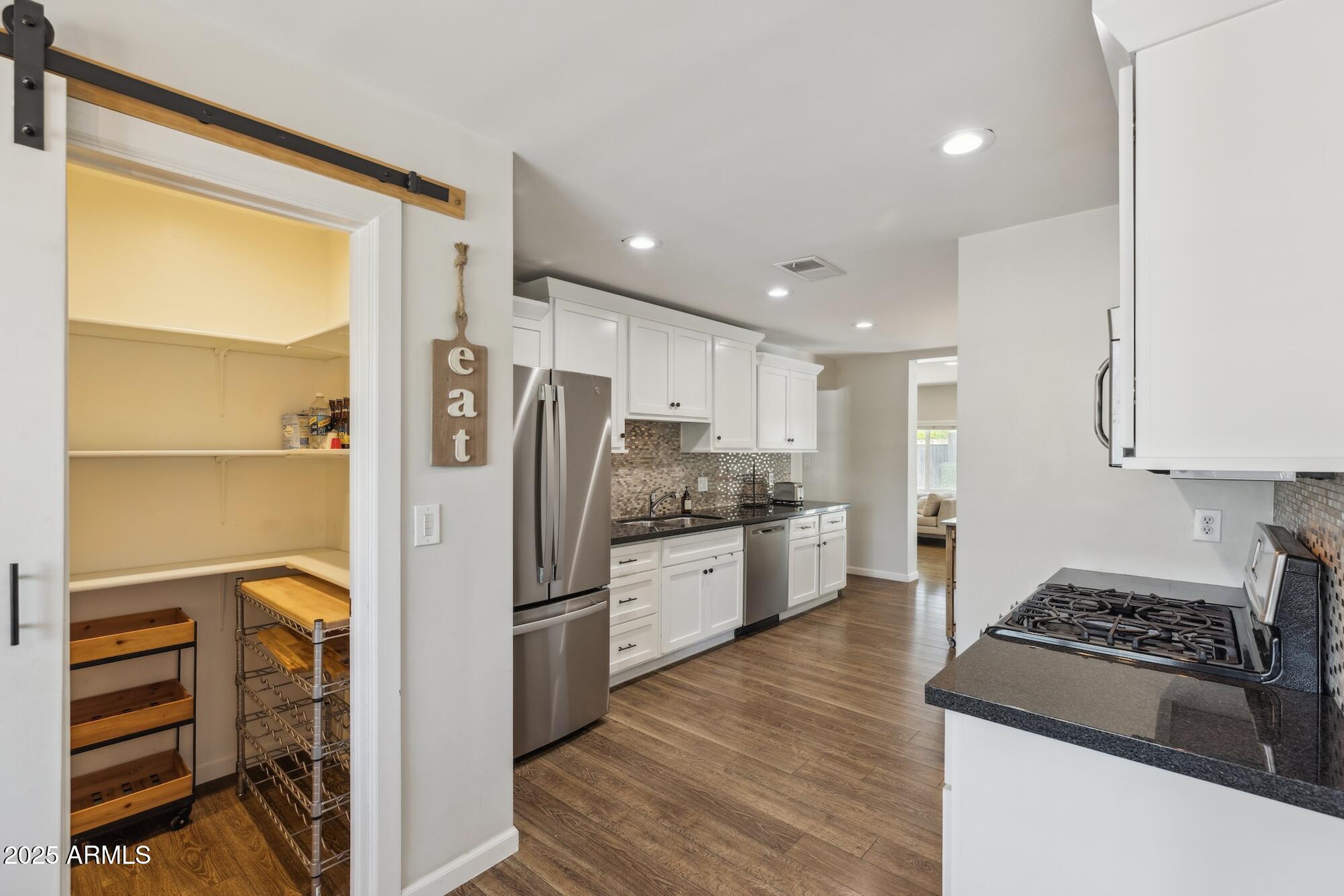 3744 E Amelia Avenue