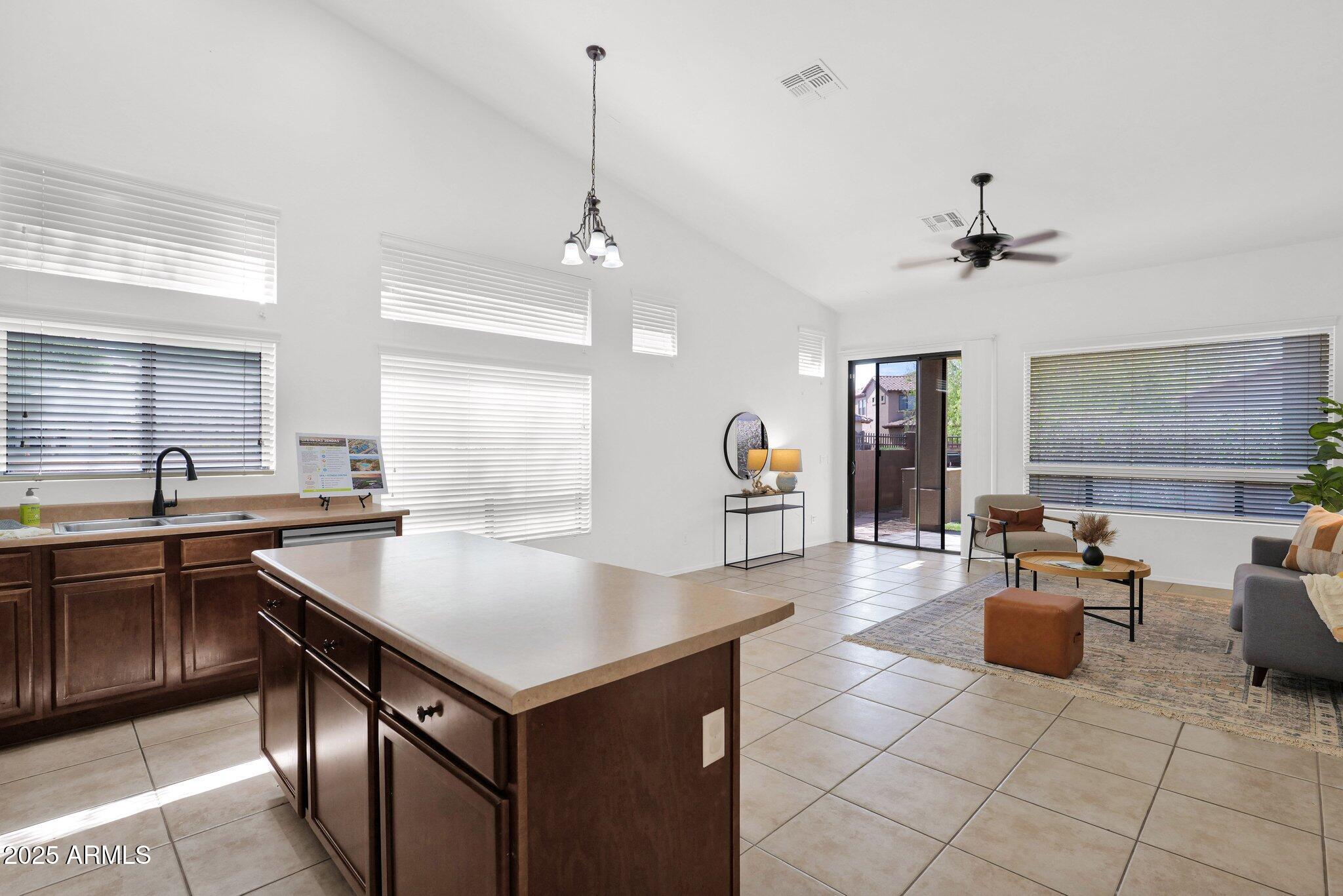 7261 E NORLAND Street