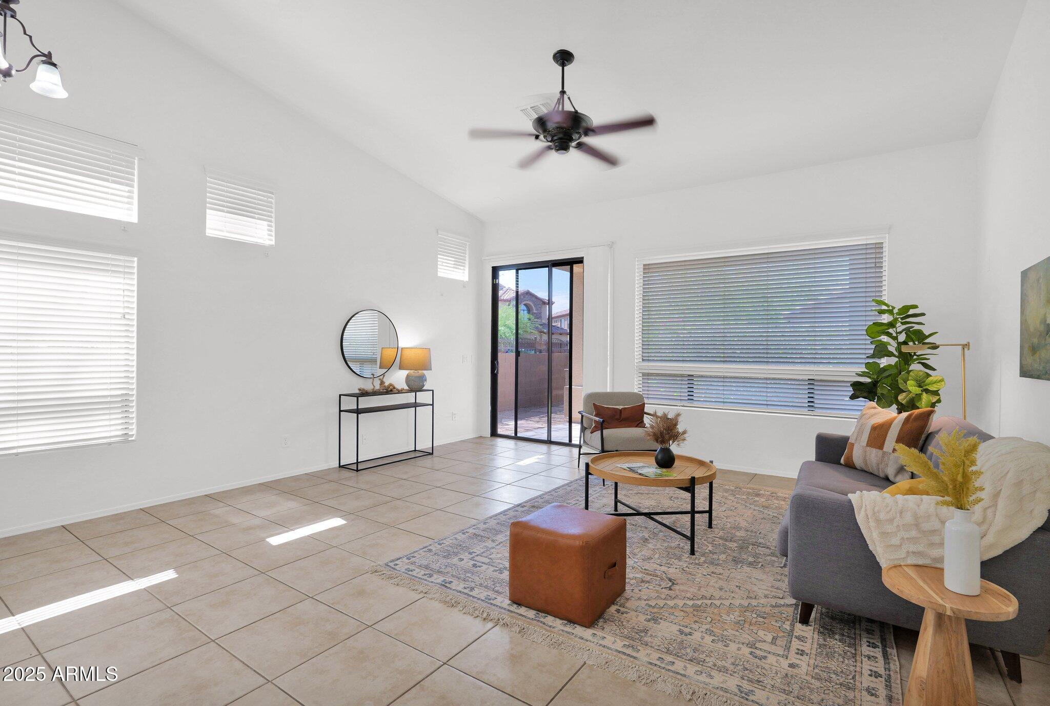 7261 E NORLAND Street