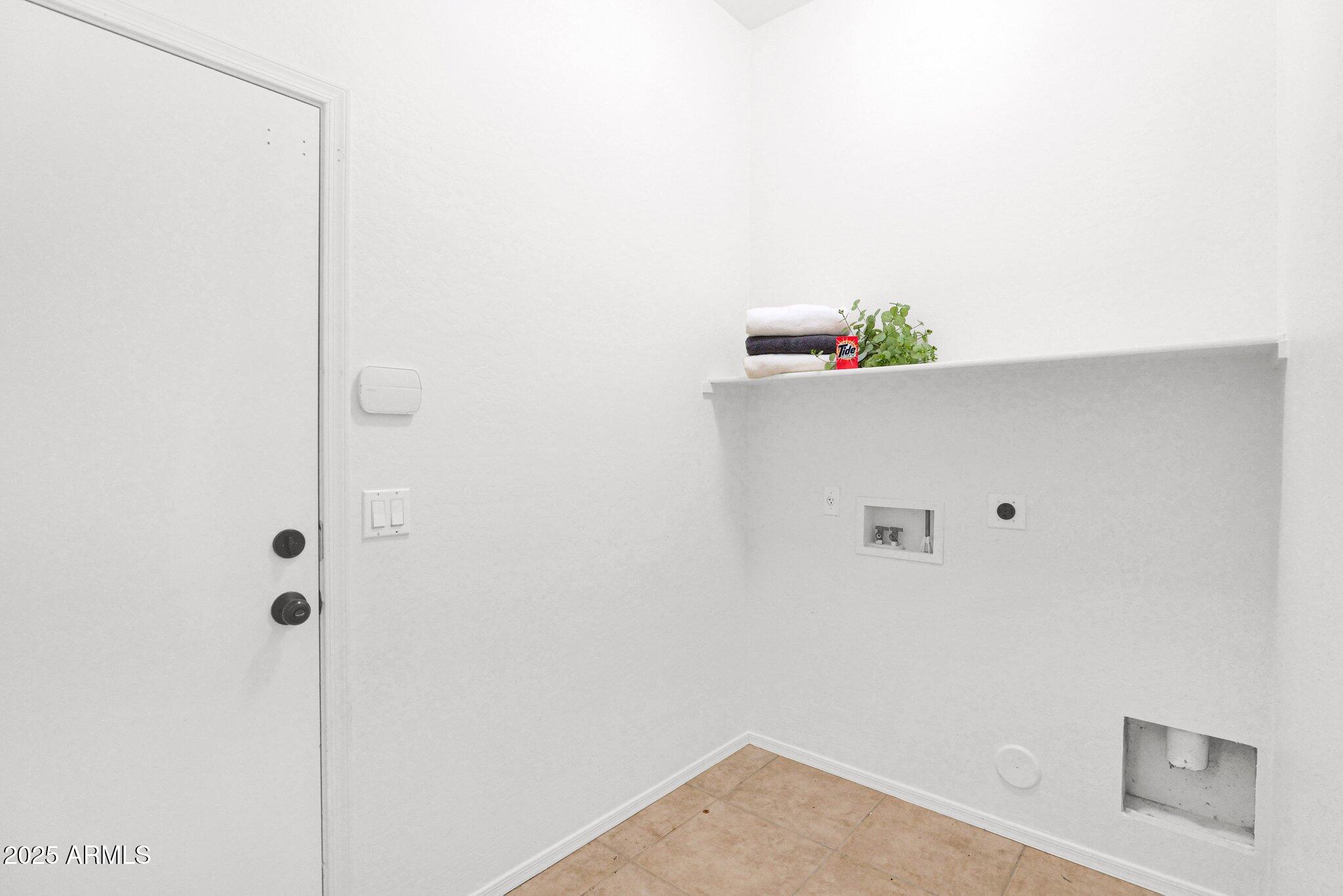 7261 E NORLAND Street