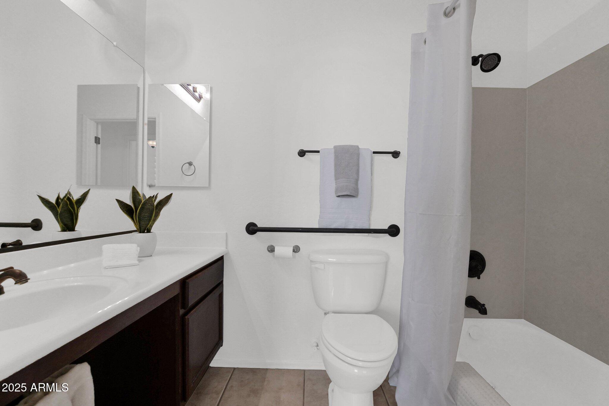 7261 E NORLAND Street