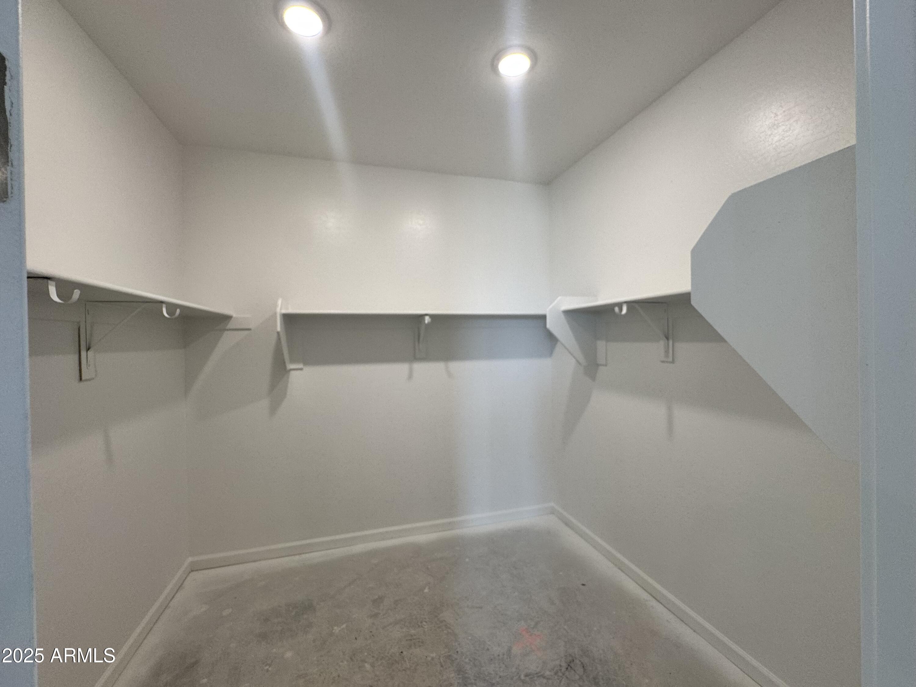 15752 W CAMDEN Avenue