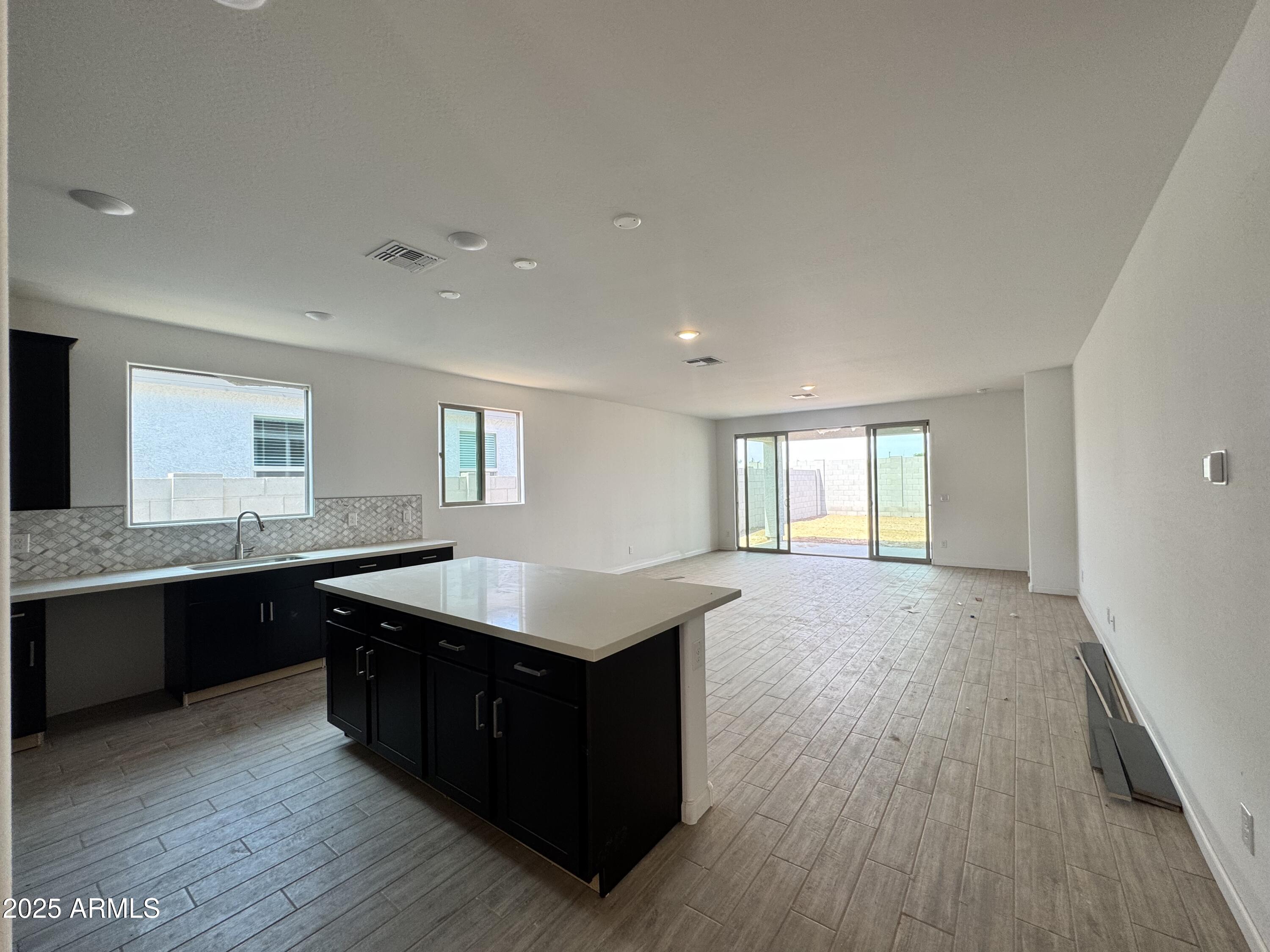 15752 W CAMDEN Avenue