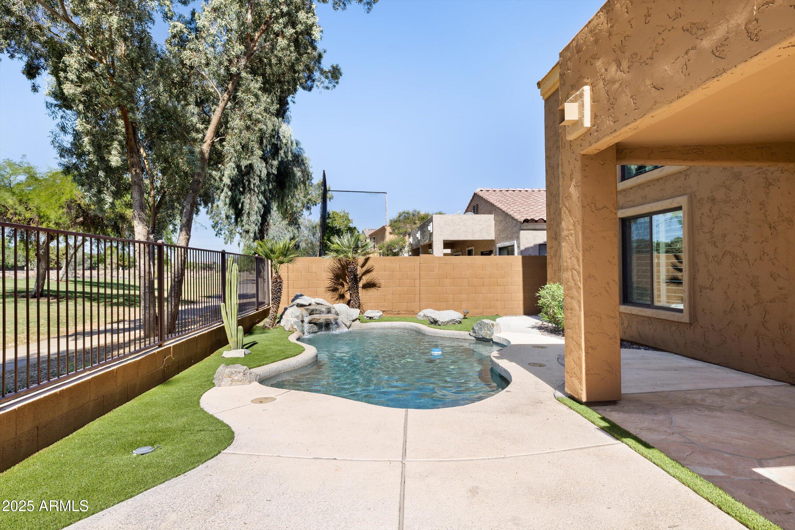 3025 E FREMONT Road