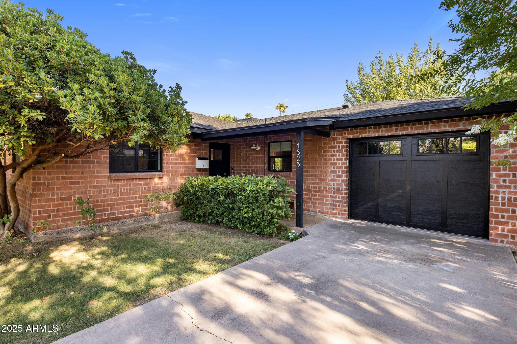 1825 E Palo Verde Drive