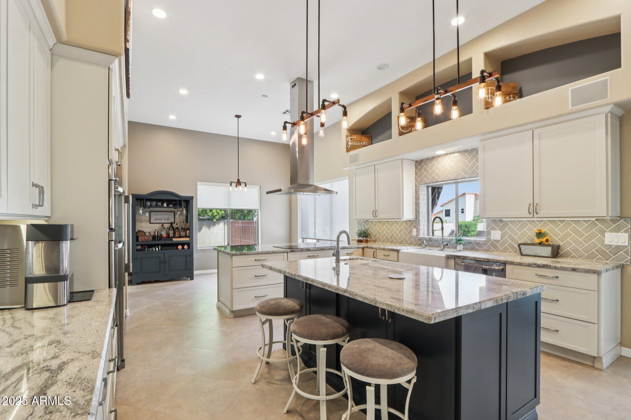 4815 W SADDLEHORN Road