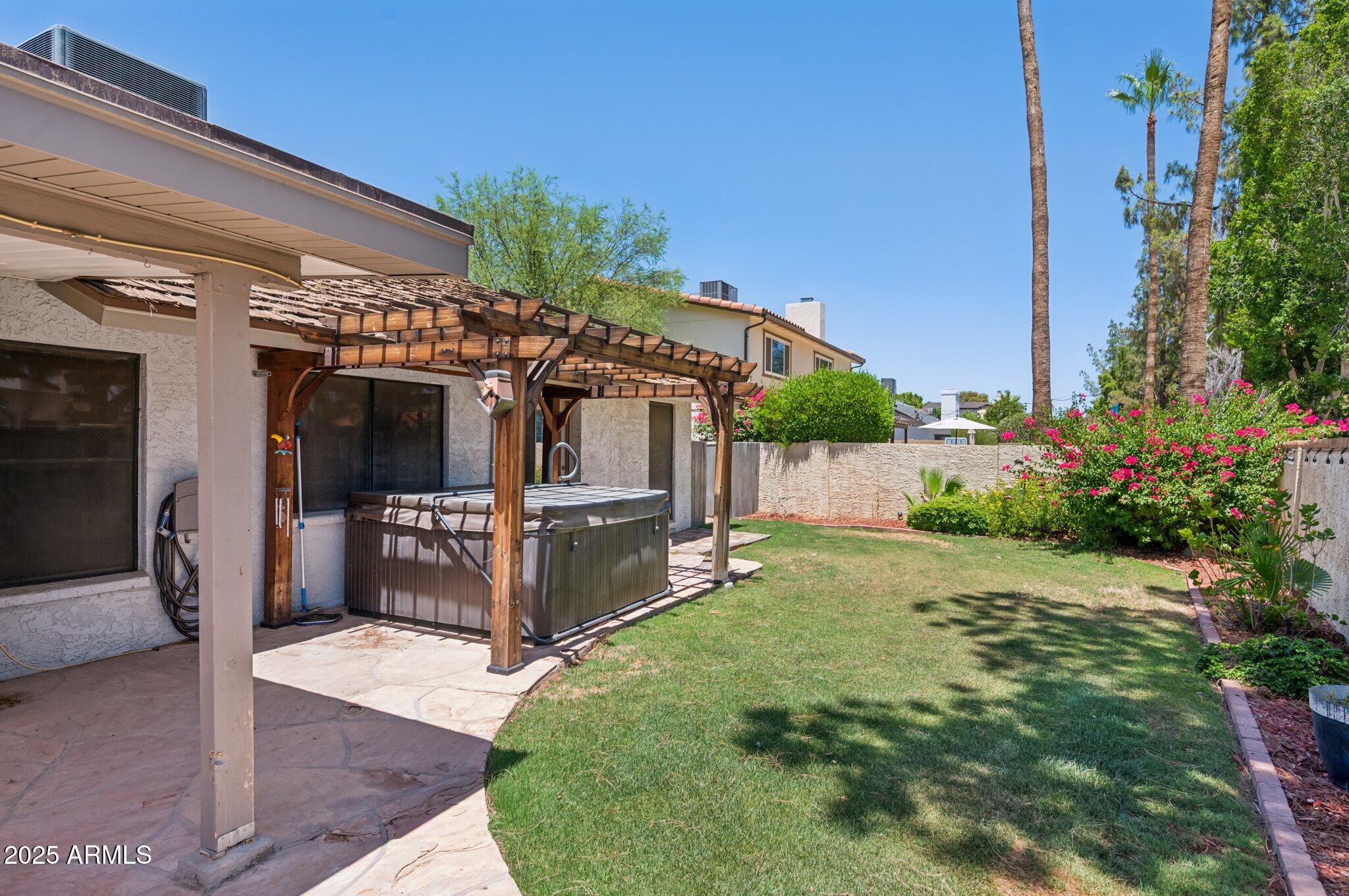 2053 W NATAL Circle