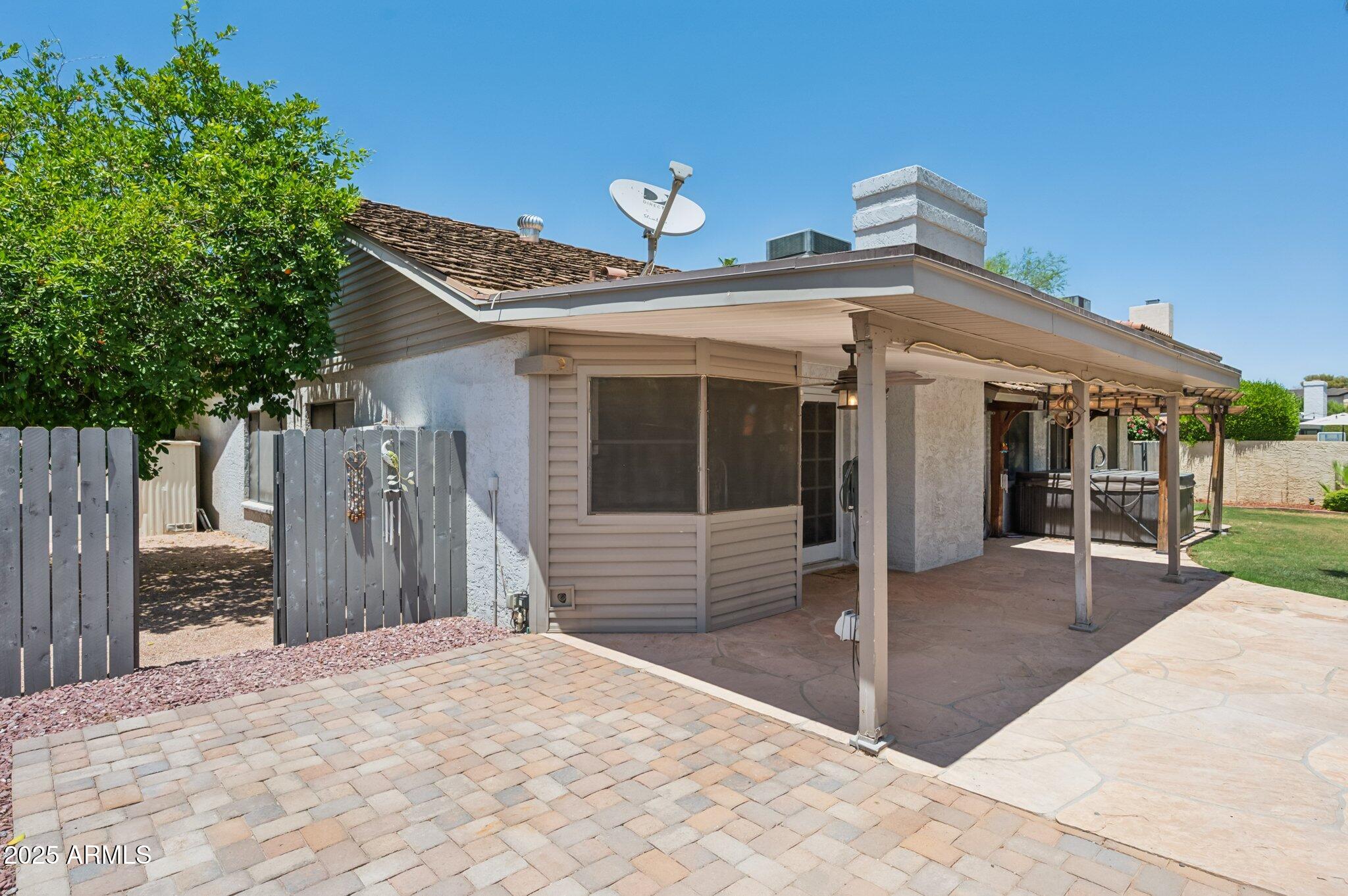 2053 W NATAL Circle
