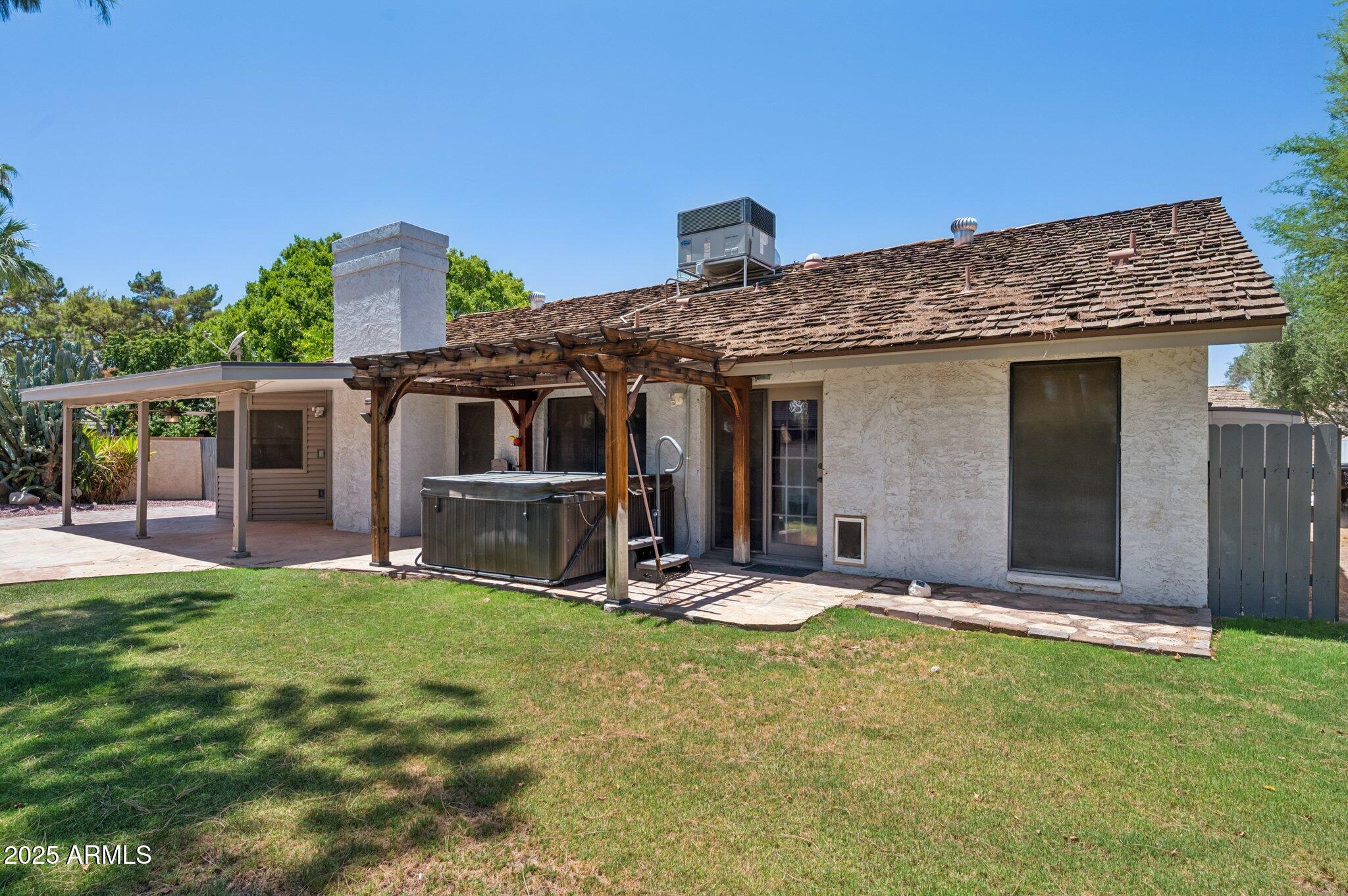 2053 W NATAL Circle