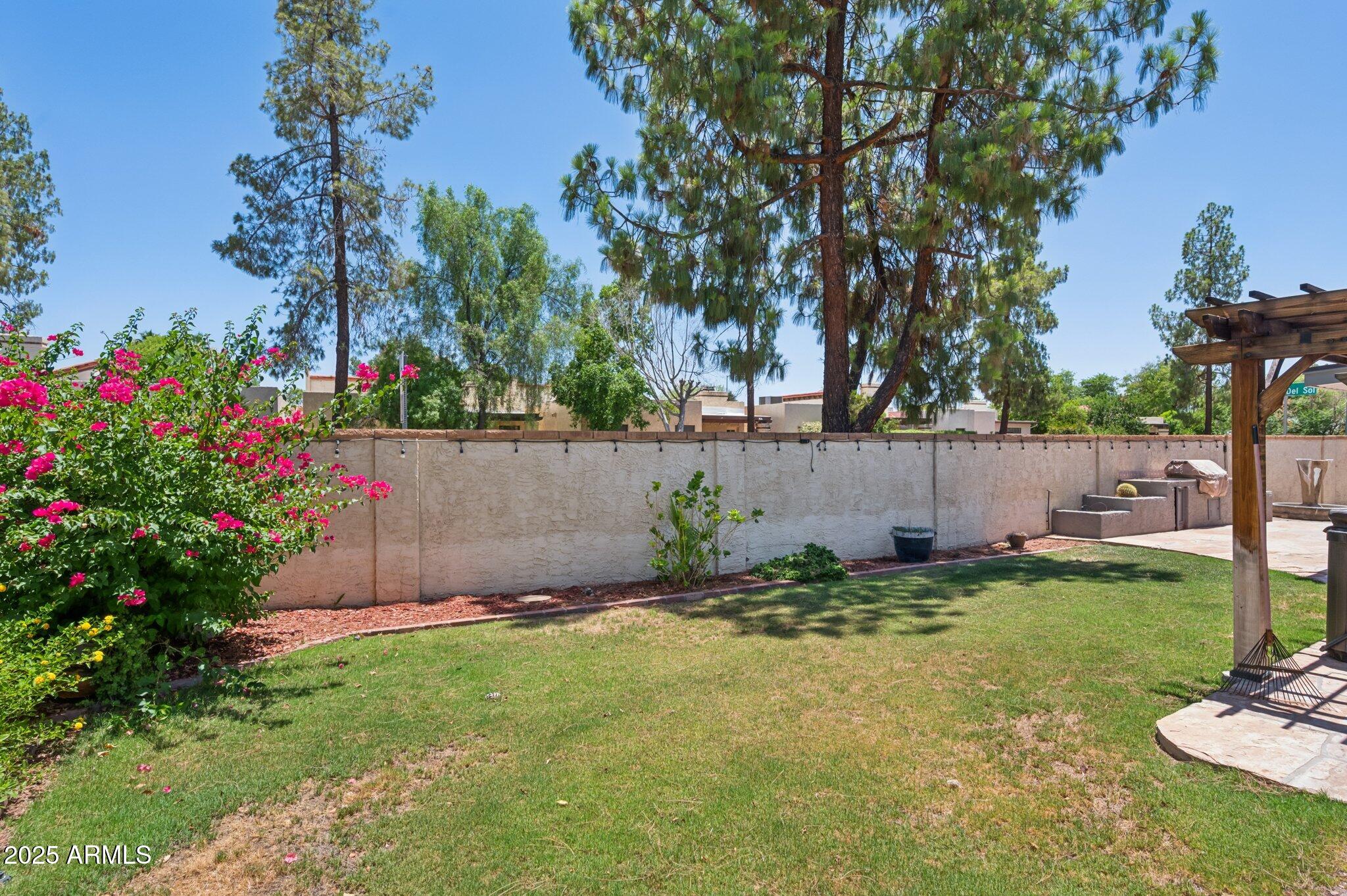 2053 W NATAL Circle