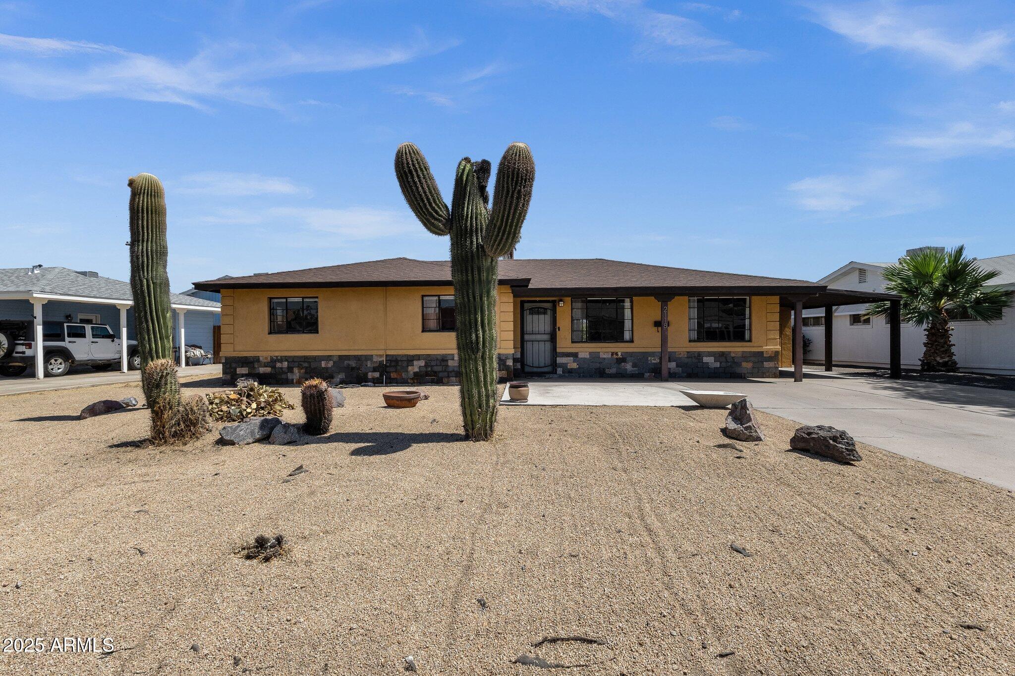 2118 W CACTUS WREN Drive