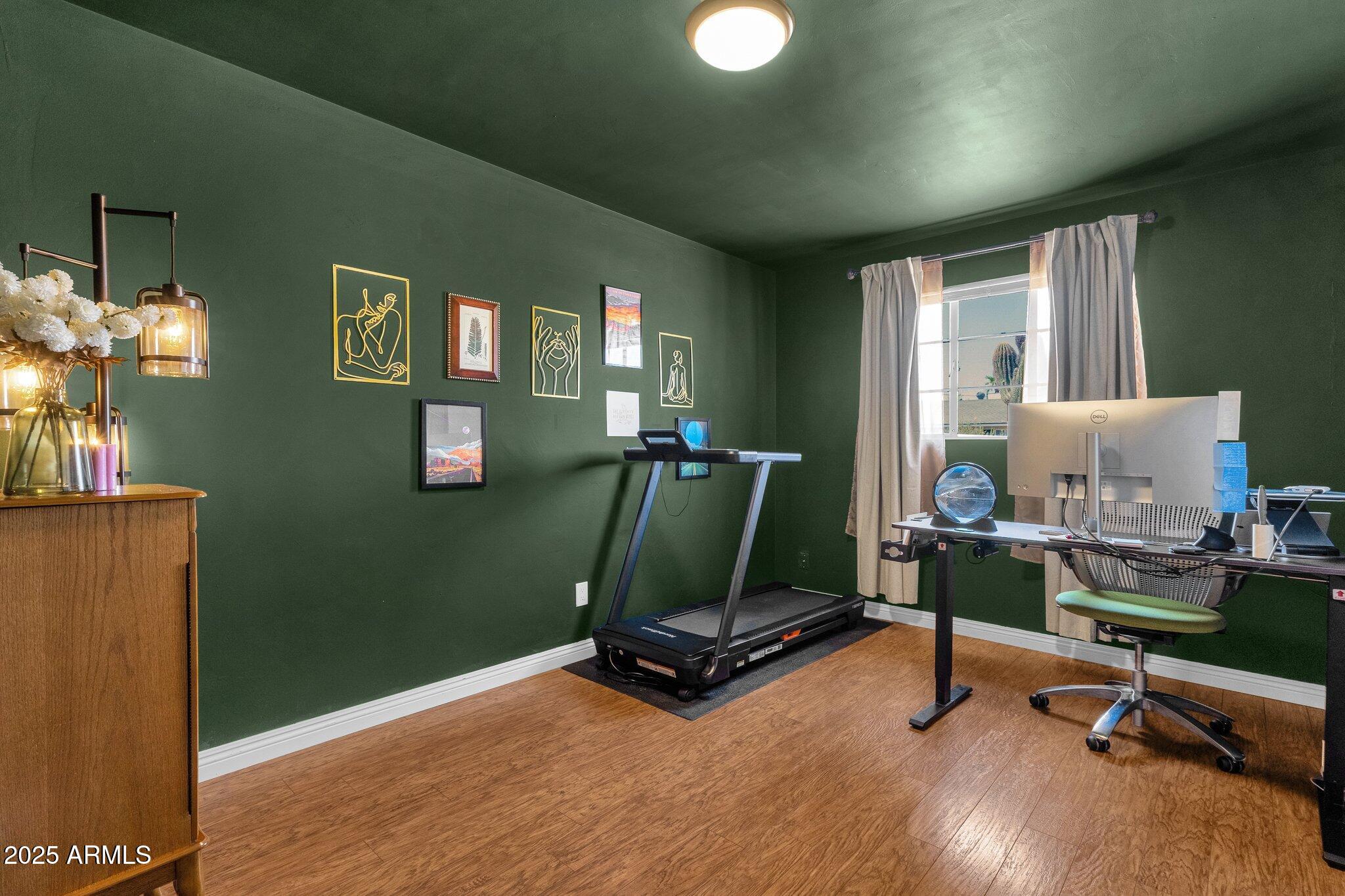 2118 W CACTUS WREN Drive