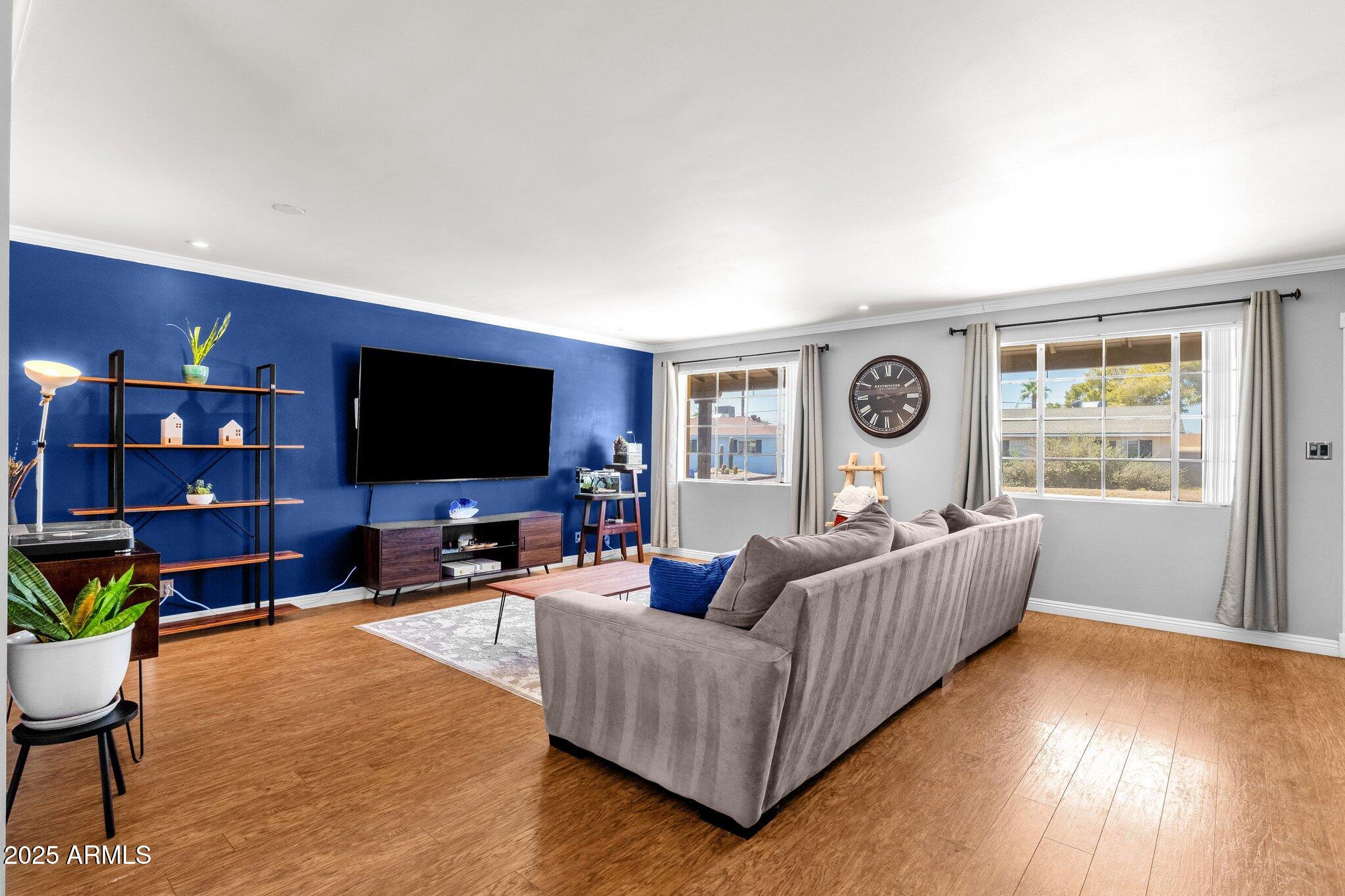 2118 W CACTUS WREN Drive
