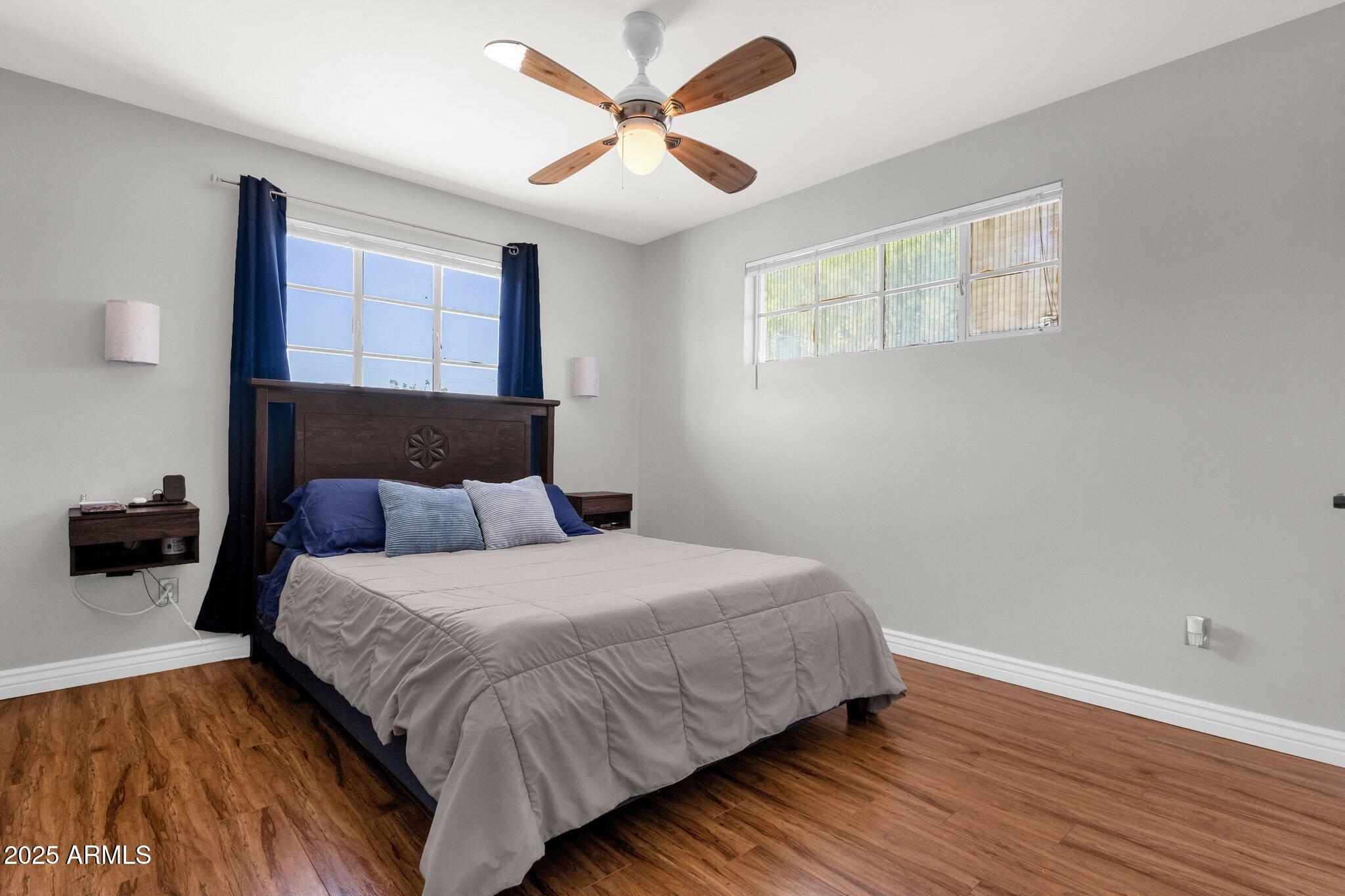 2118 W CACTUS WREN Drive