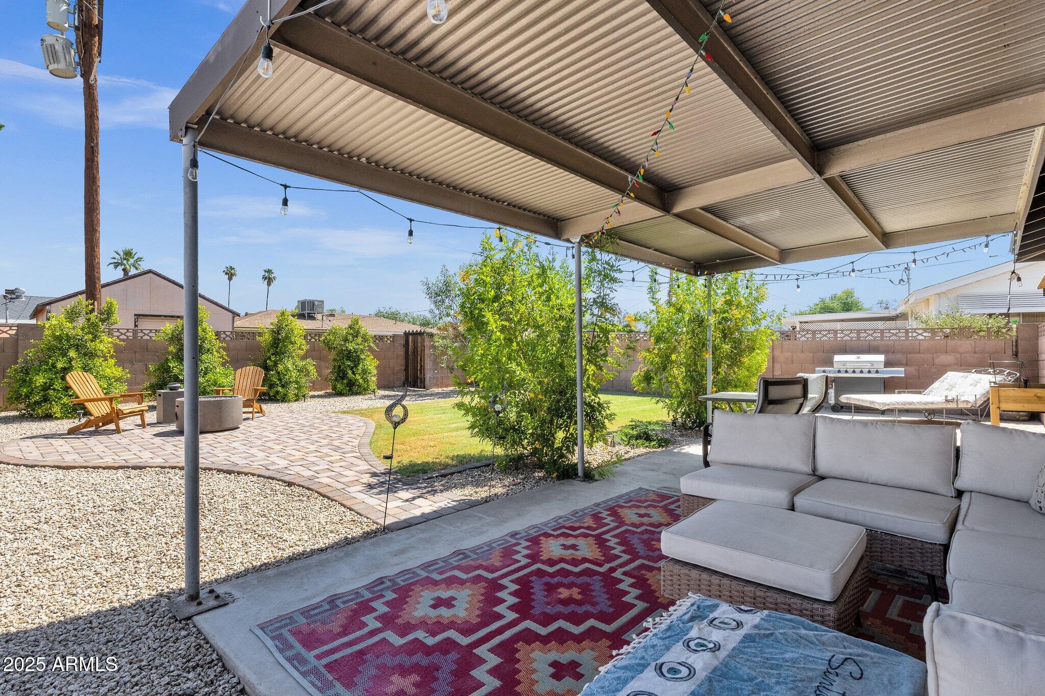 2118 W CACTUS WREN Drive
