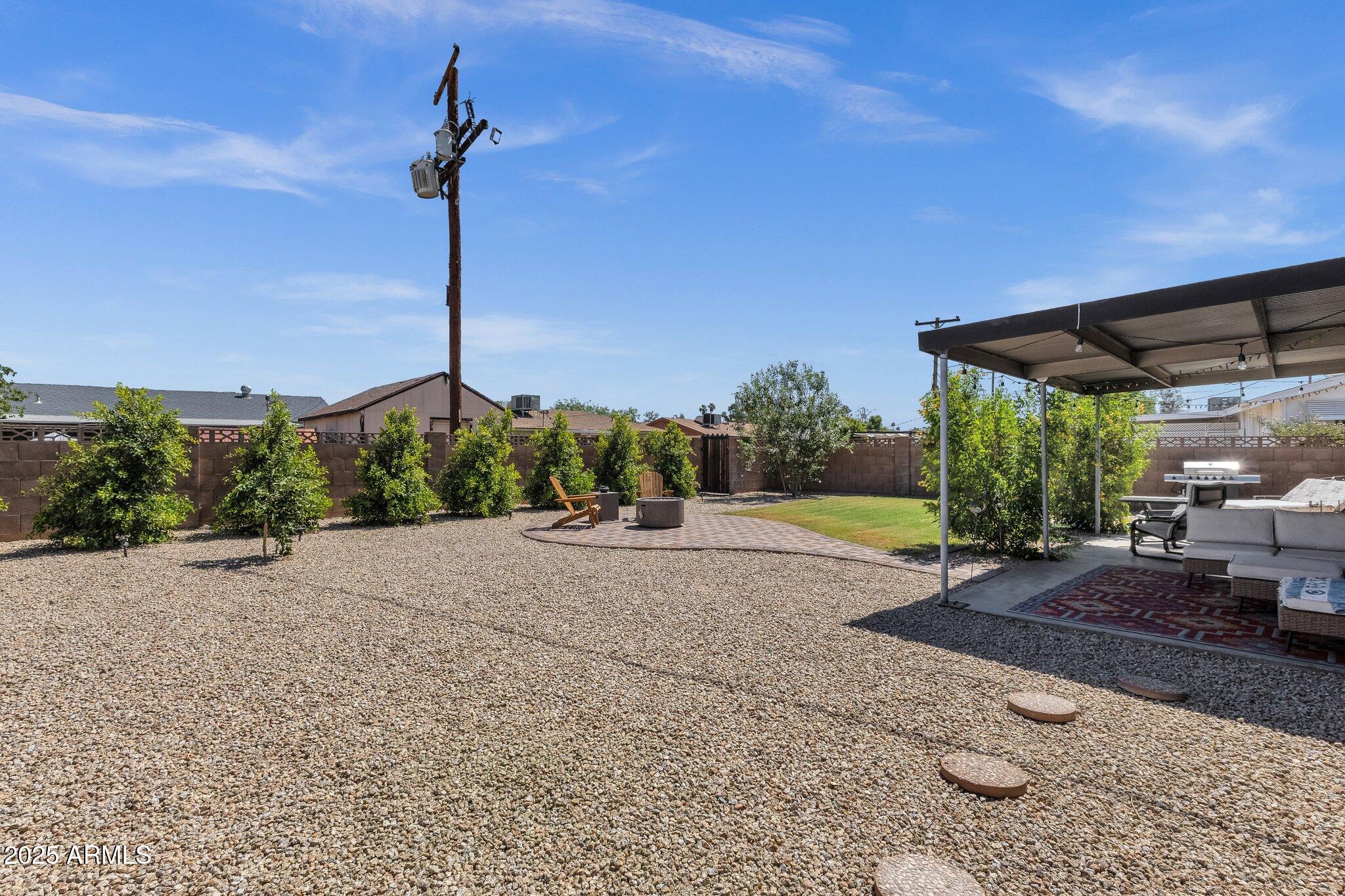 2118 W CACTUS WREN Drive
