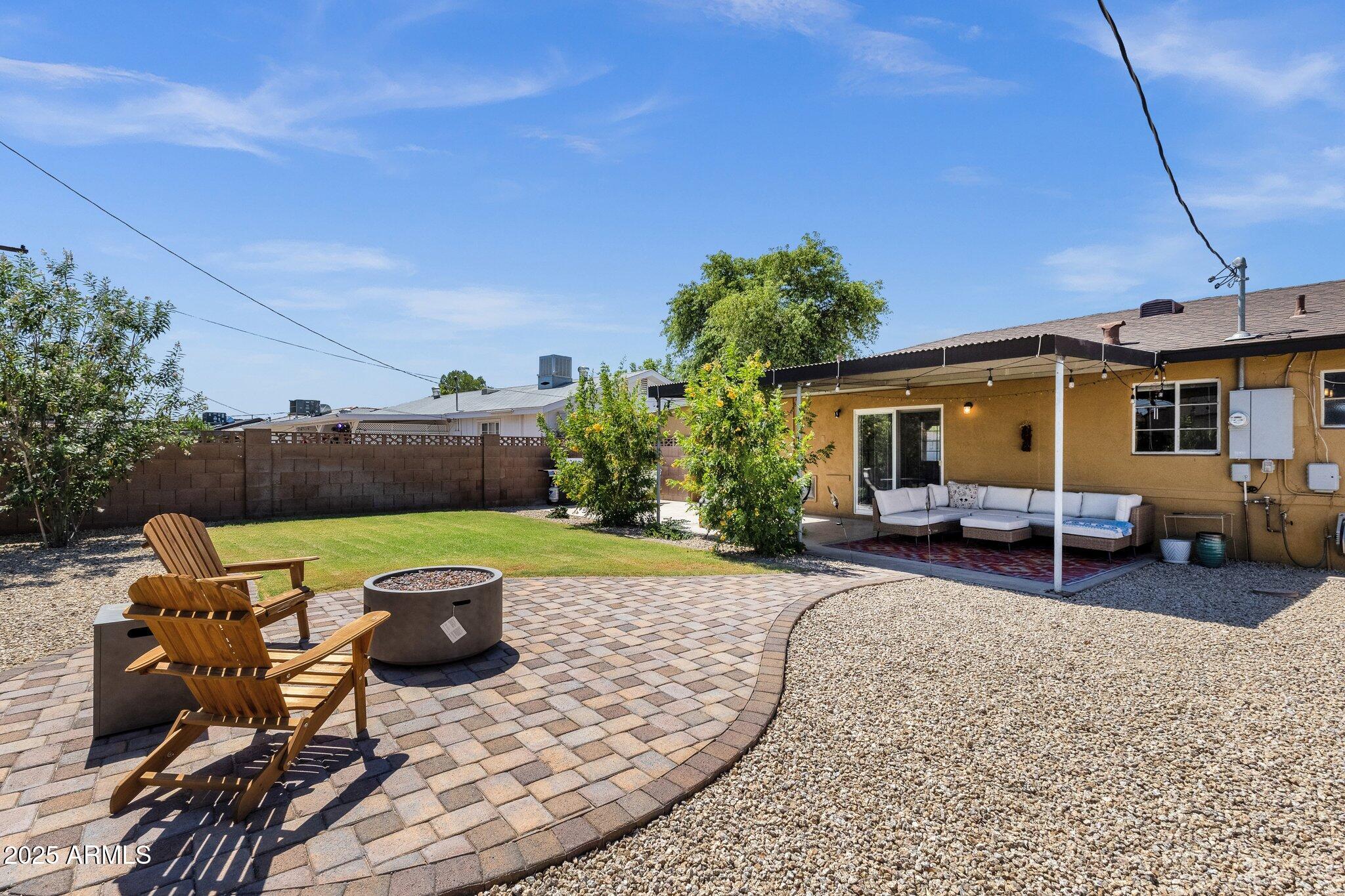 2118 W CACTUS WREN Drive