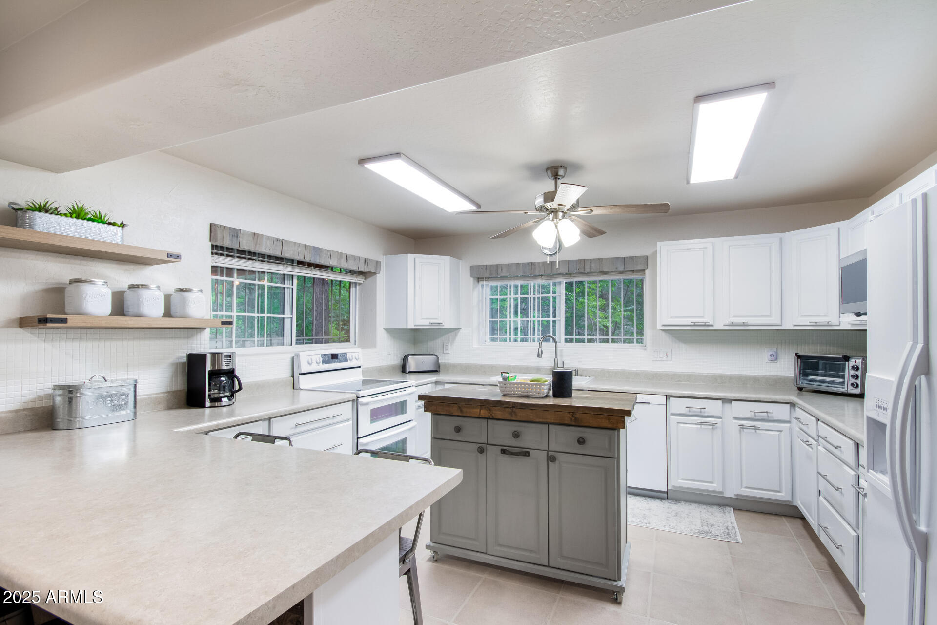 8475 S BREEZY PINE Road