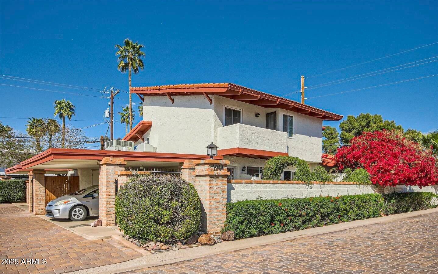 1944 E ORANGE Drive